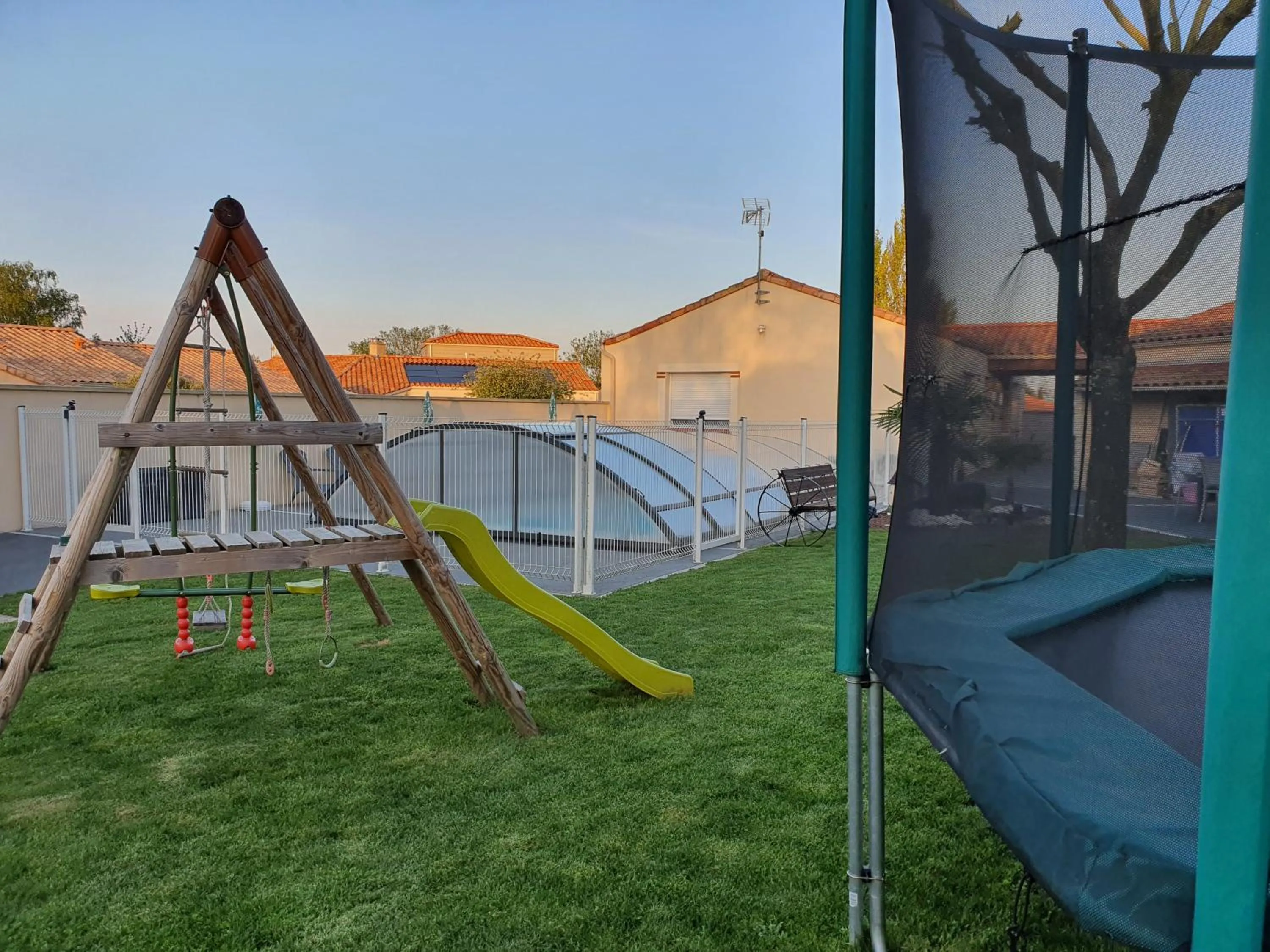 Chez les J-FOLAIS - 3 kms Puy duFou - Les Epesses