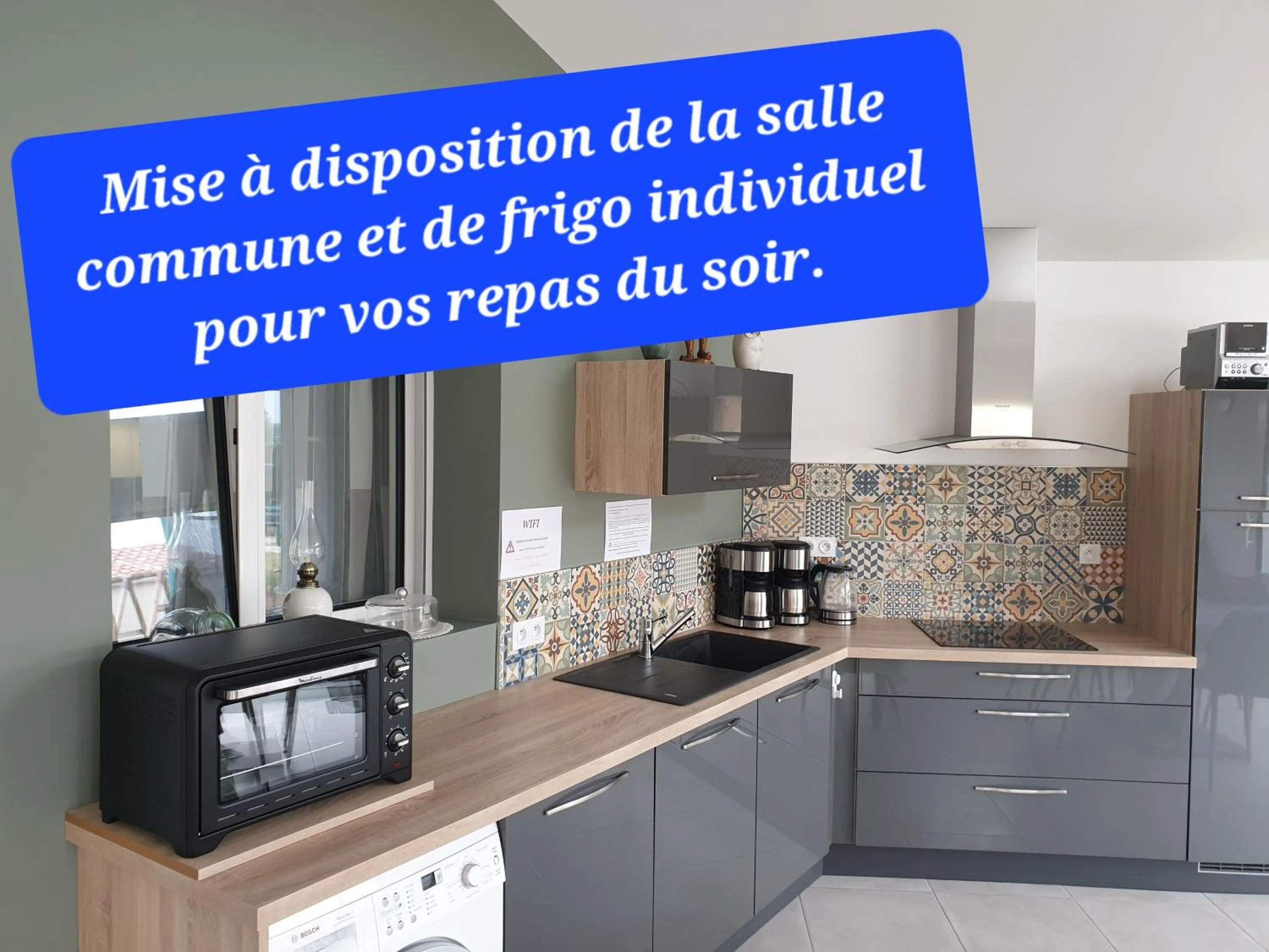 Kitchen or kitchenette in Chez les J-FOLAIS - 3 kms Puy duFou - Les Epesses