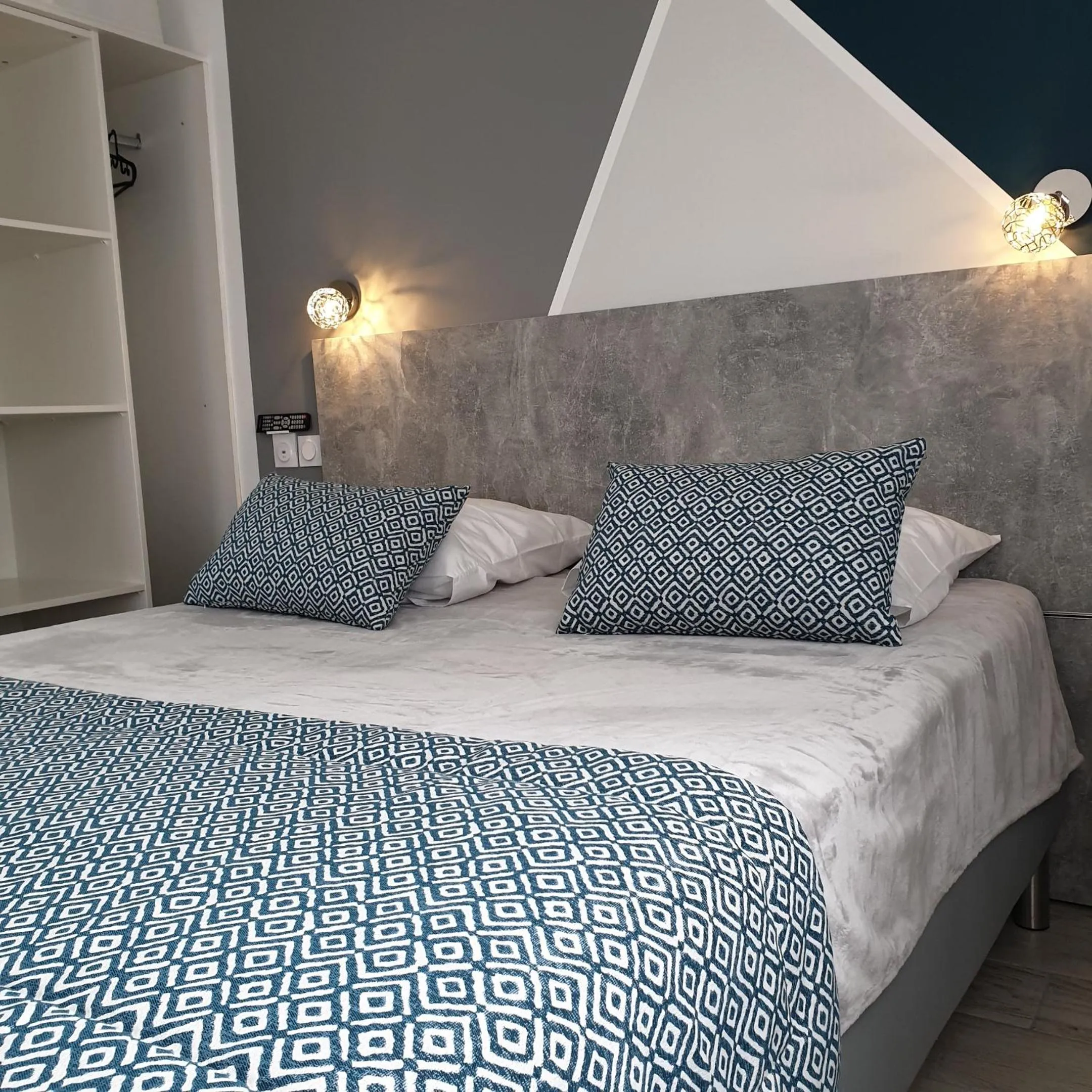 Bed in Chez les J-FOLAIS - 3 kms Puy duFou - Les Epesses