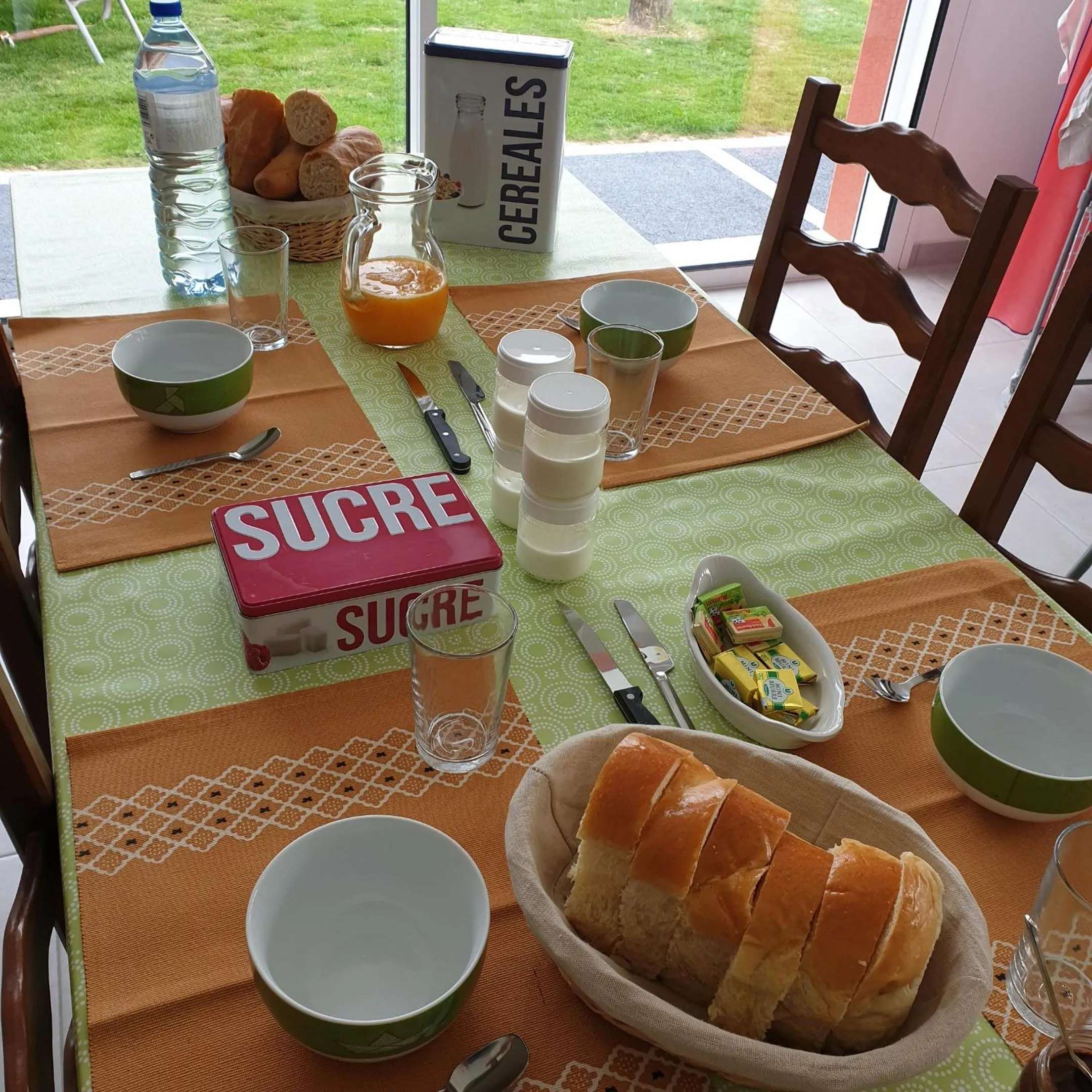 Breakfast in Chez les J-FOLAIS - 3 kms Puy duFou - Les Epesses