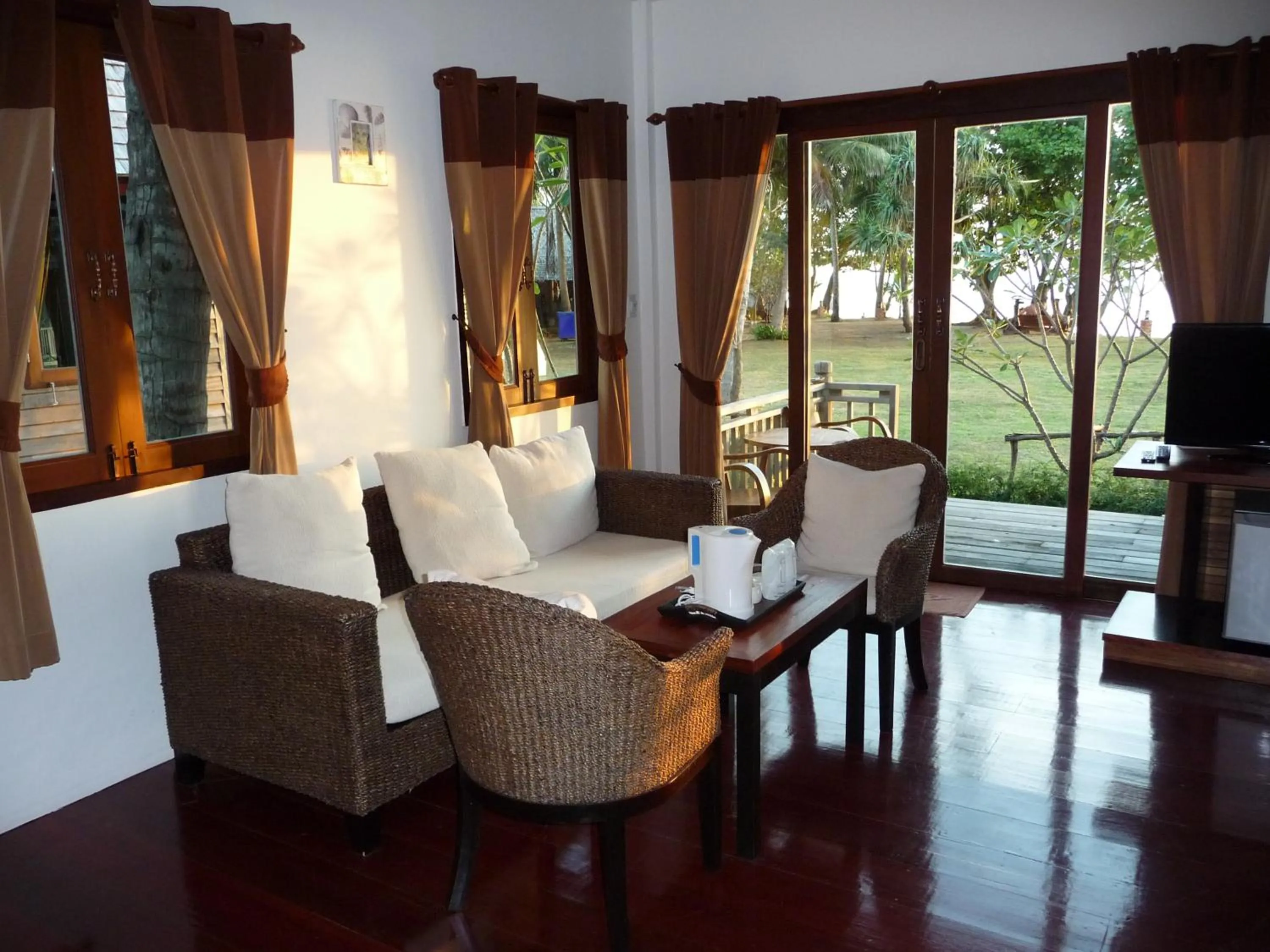 Living room in New Ozone Resort & Spa