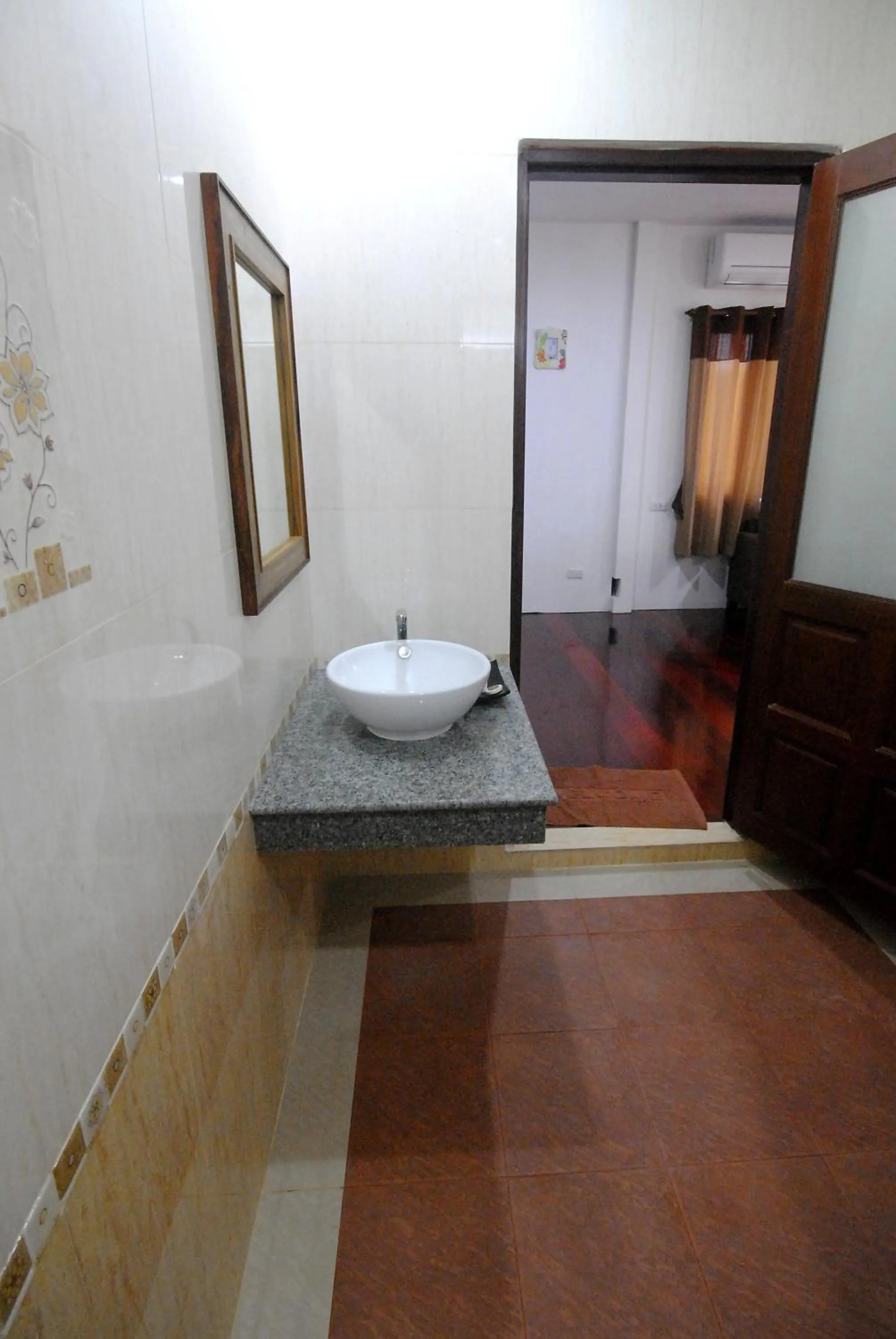 Photo of the whole room in New Ozone Resort & Spa