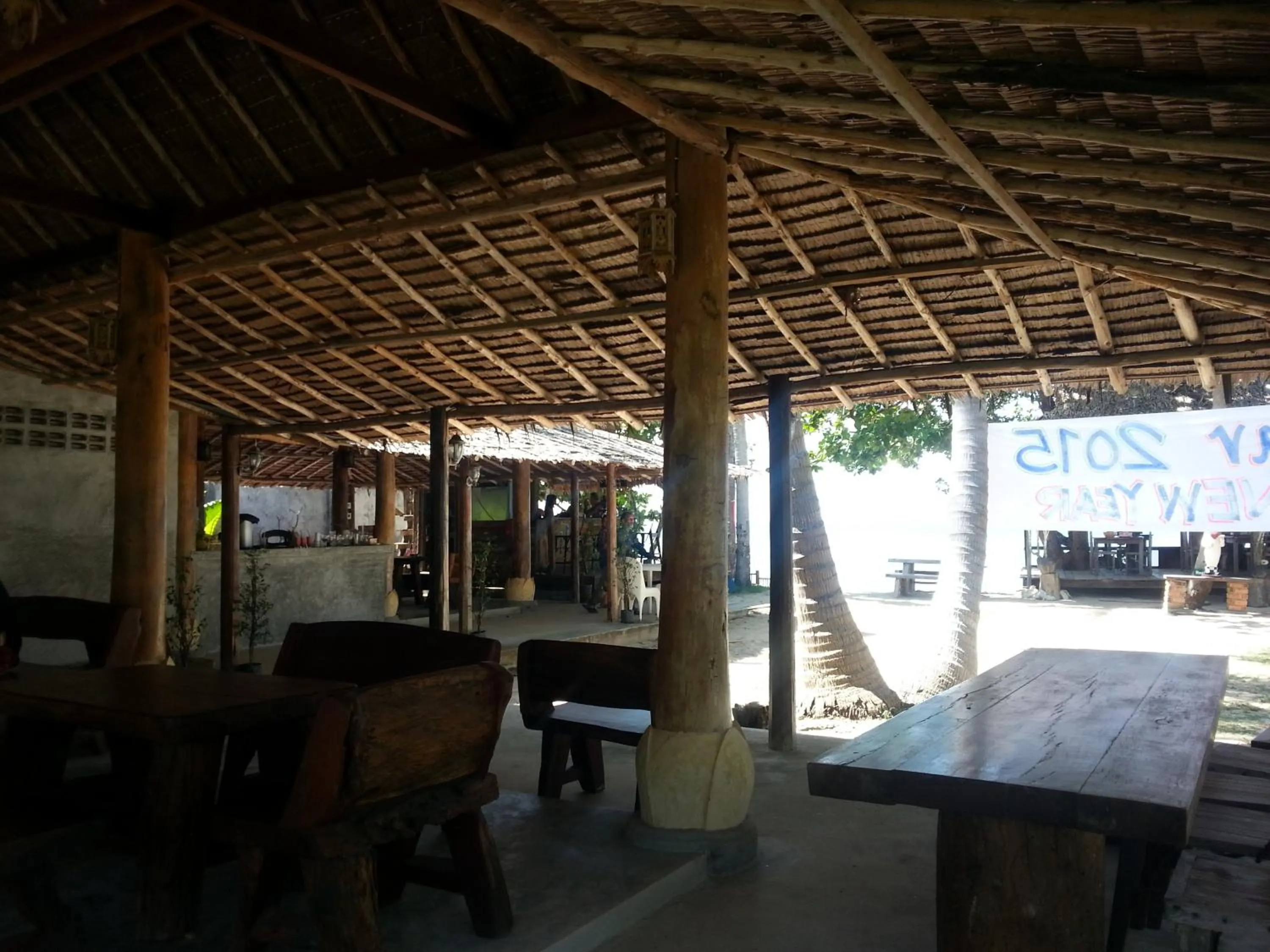 Restaurant/places to eat in New Ozone Resort & Spa