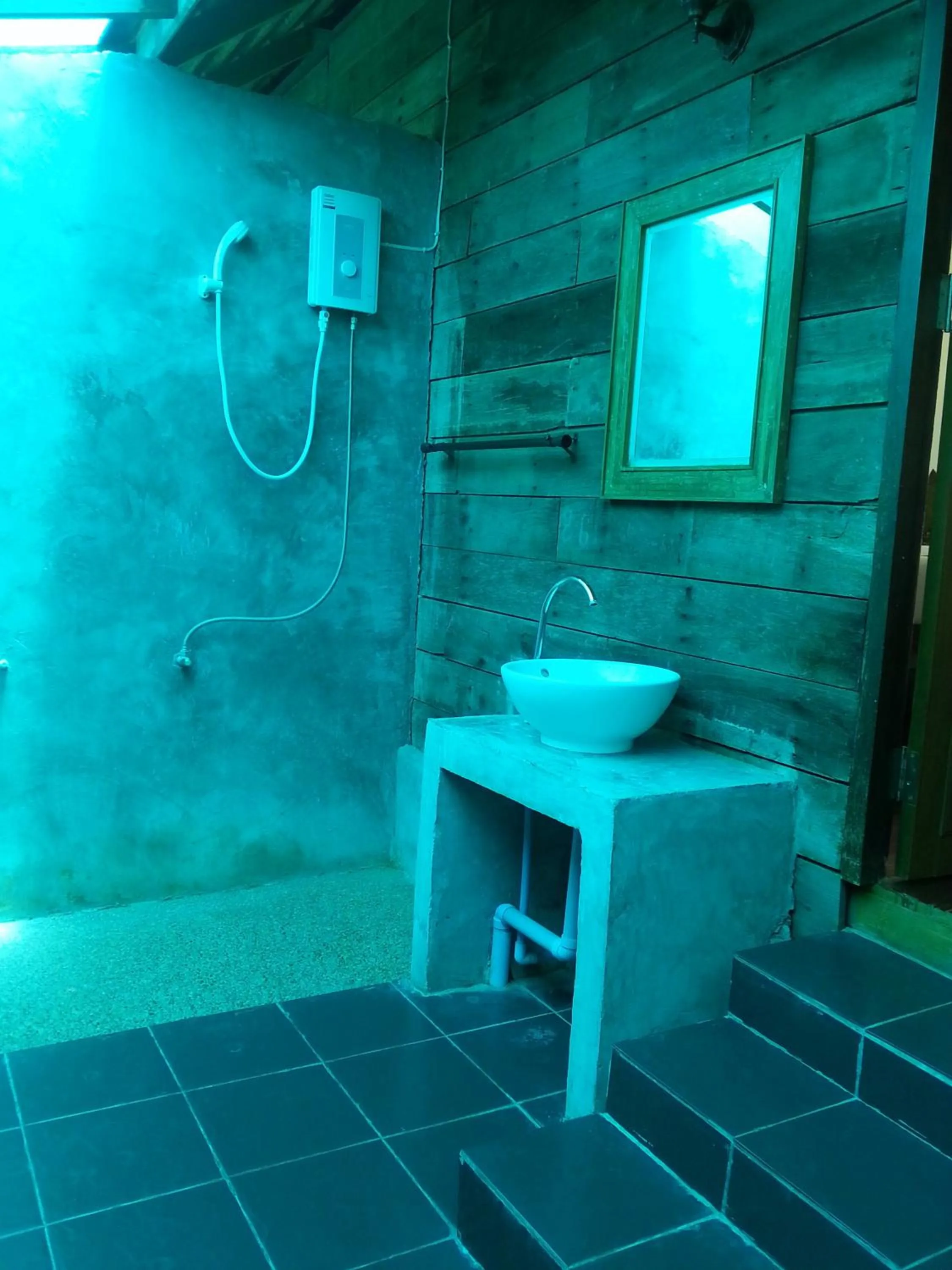 Photo of the whole room in New Ozone Resort & Spa