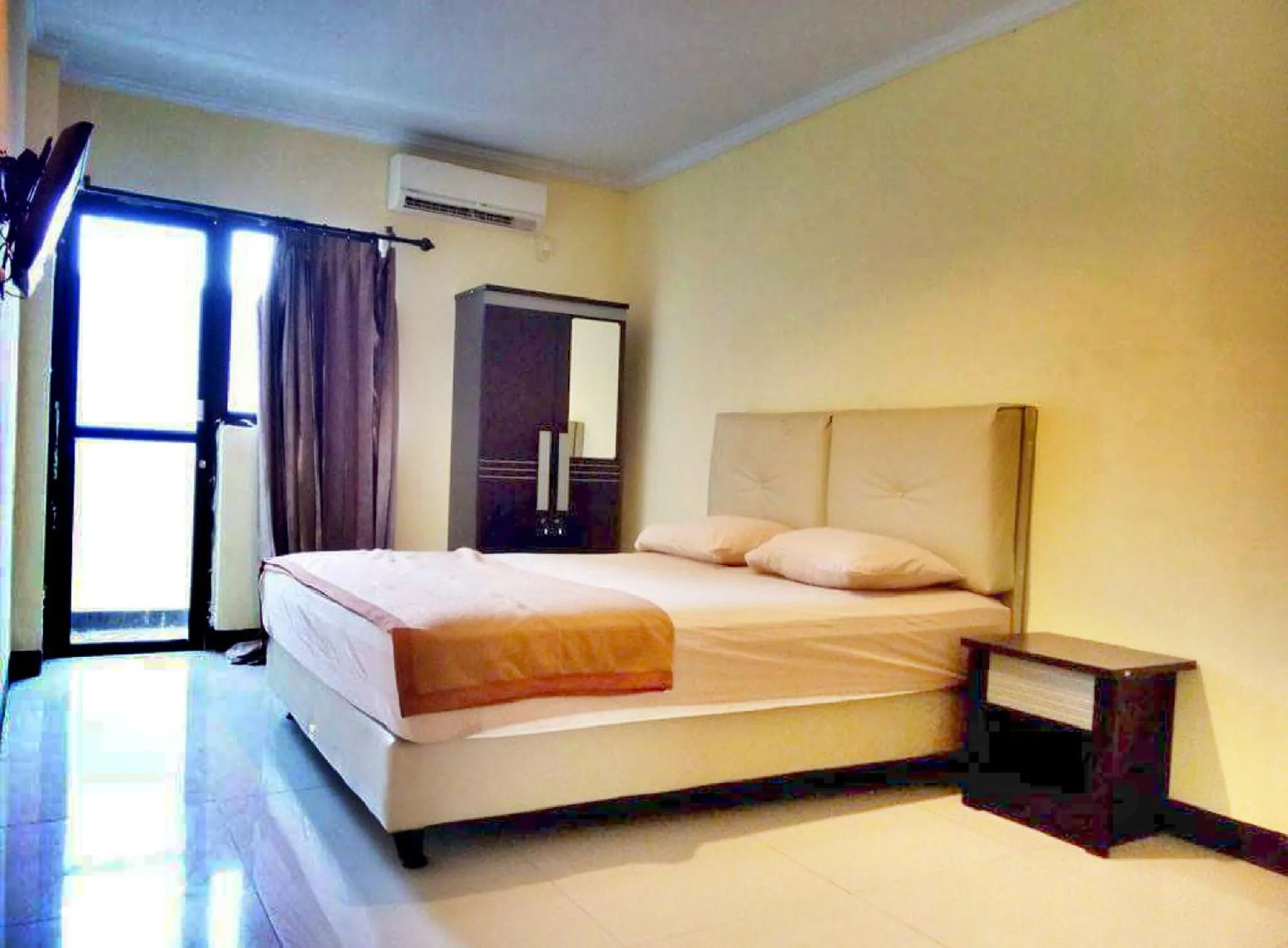 Bedroom, Bed in Quint Hotel