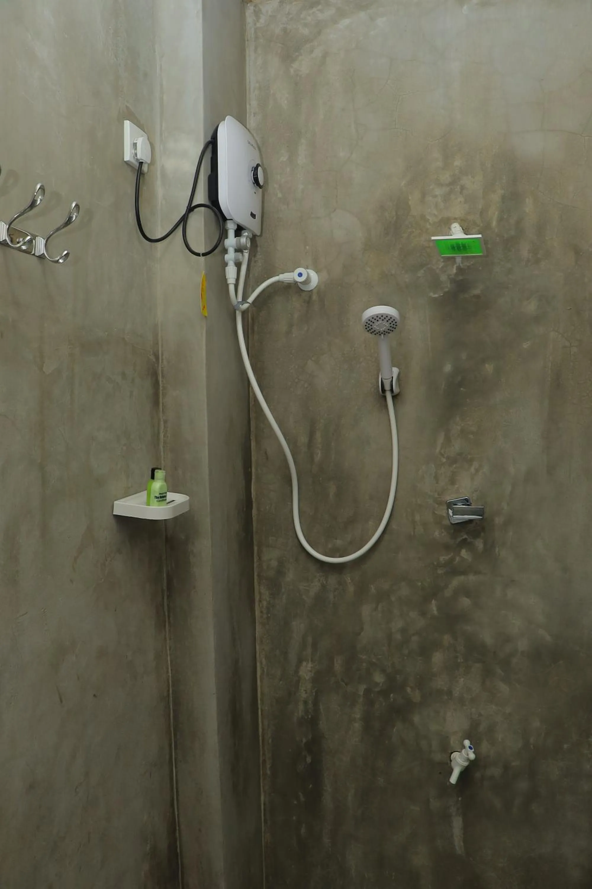 Shower in Negombo The Nature Villa and Cabanas