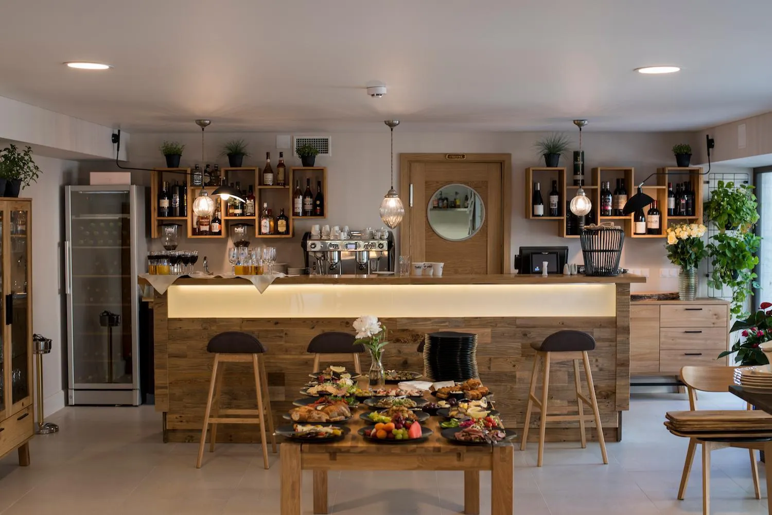 Restaurant/places to eat in Pine Resort