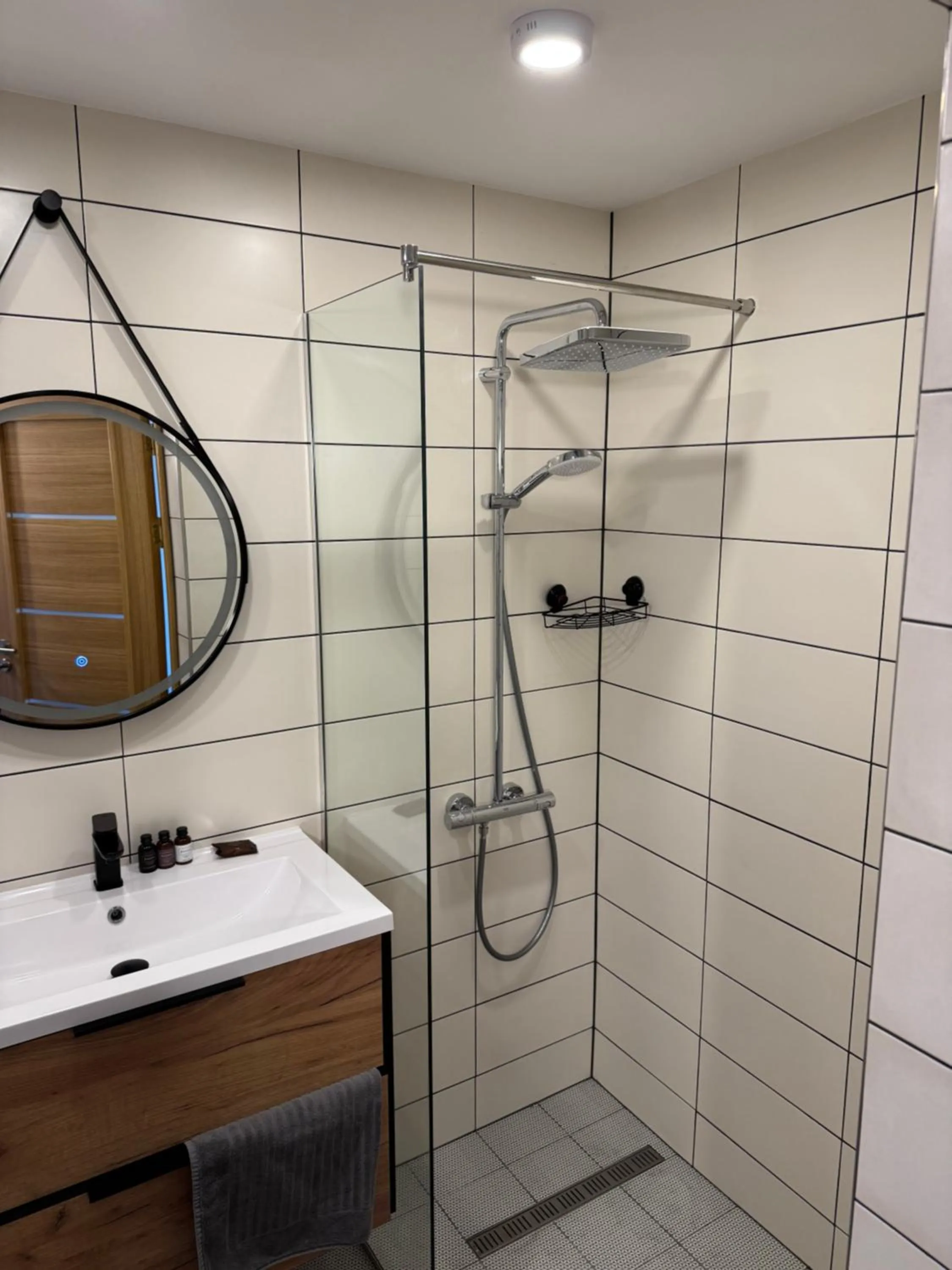 Shower in Pine Resort