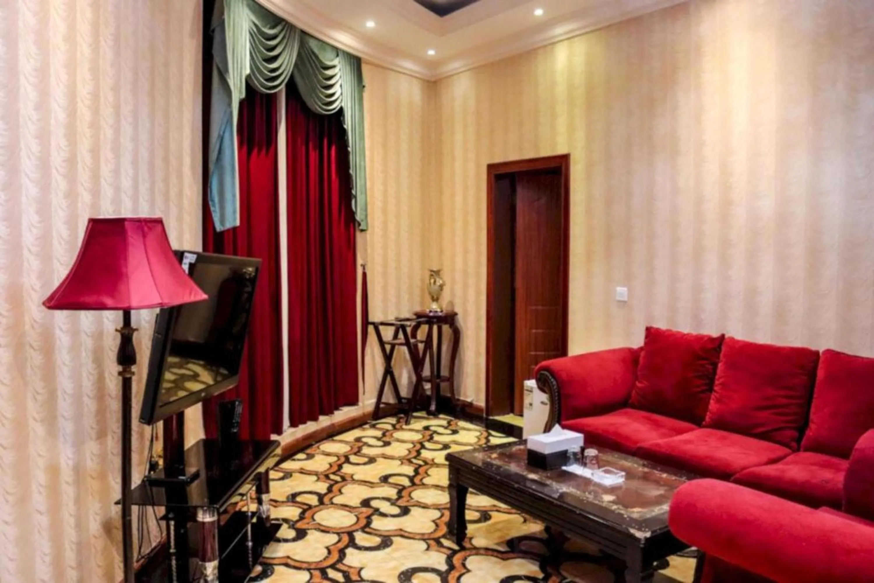 Seating area in Palette Phoenix Hotel