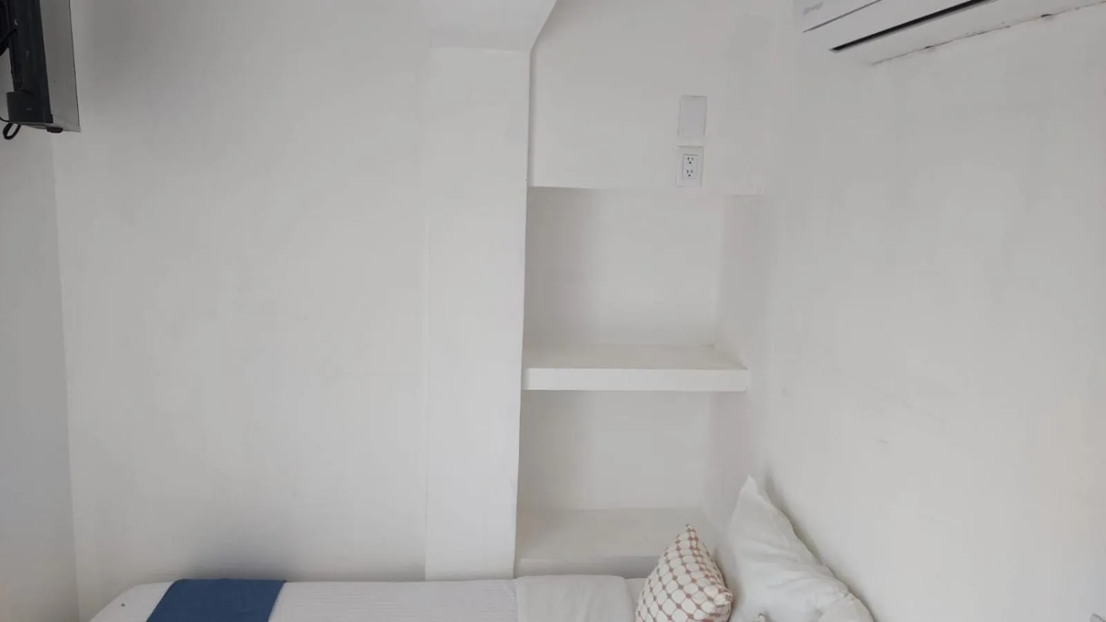wardrobe, Bed in BAOS