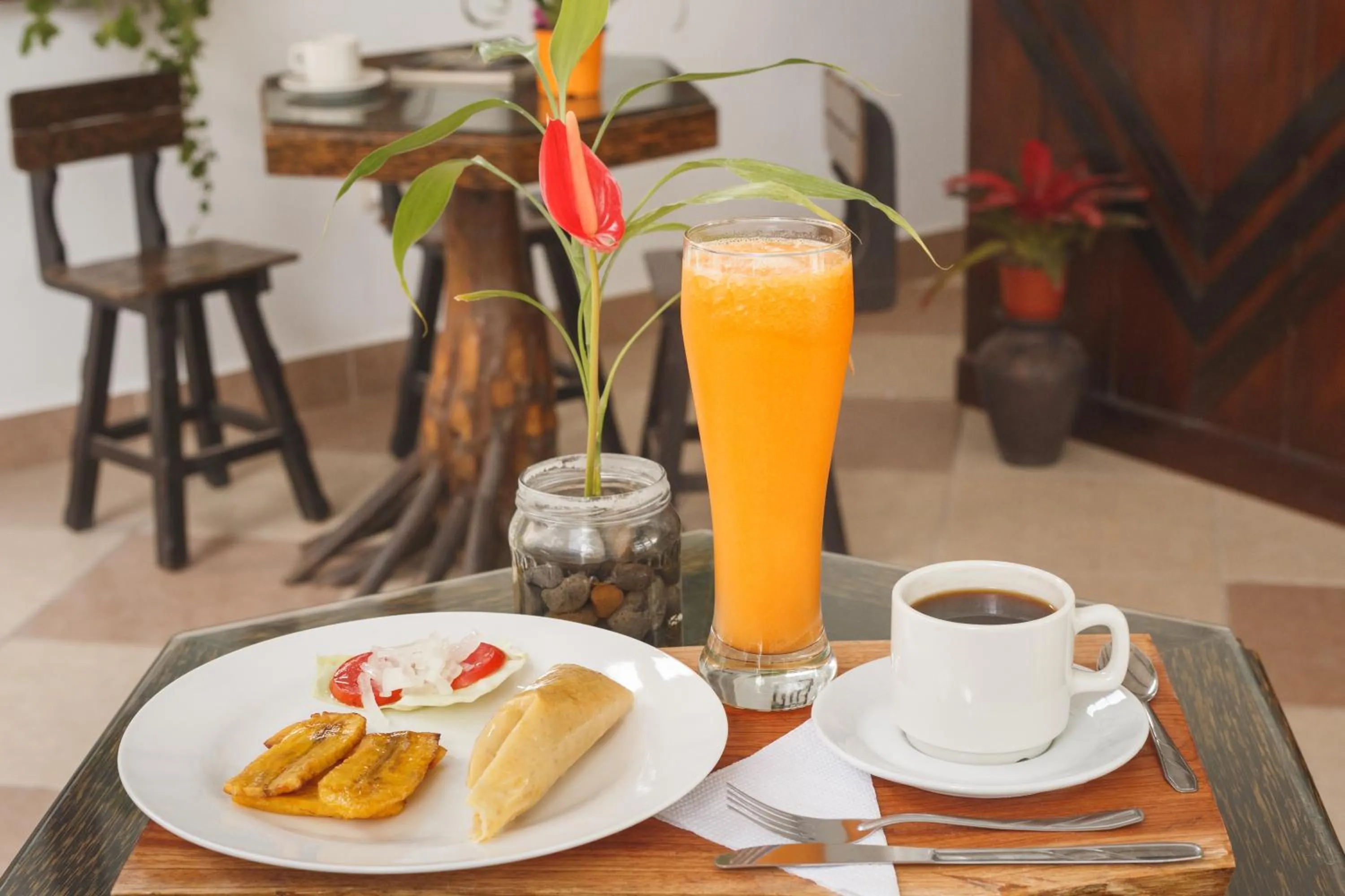 Food and drinks in Country Club Eco Casajardin