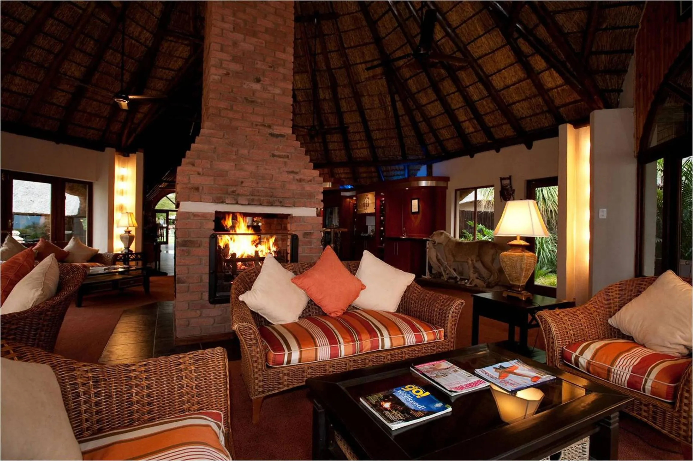Communal lounge/ TV room in Ditholo Game Lodge Bela Bela