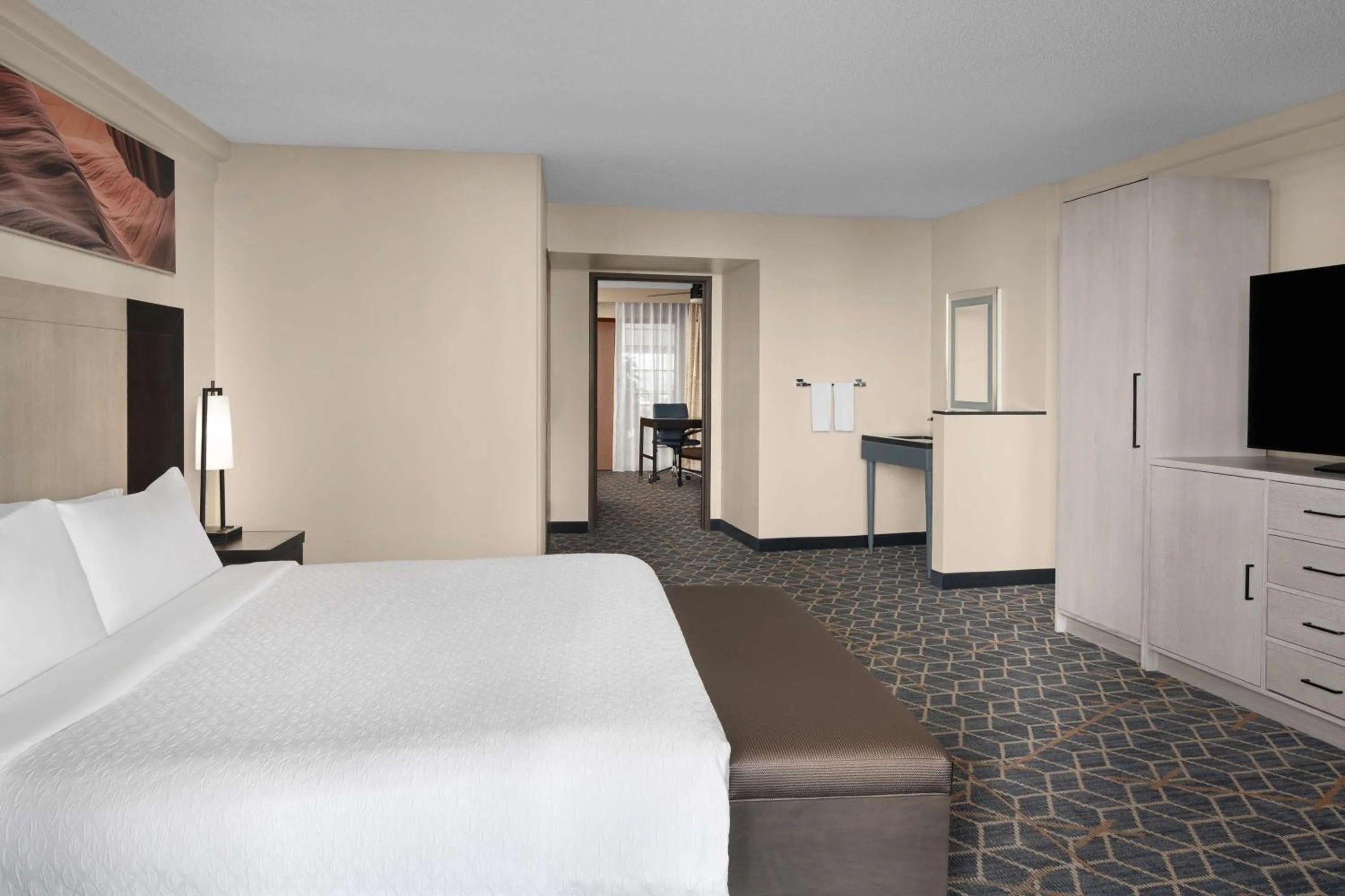 Bed in Embassy Suites by Hilton Phoenix Biltmore