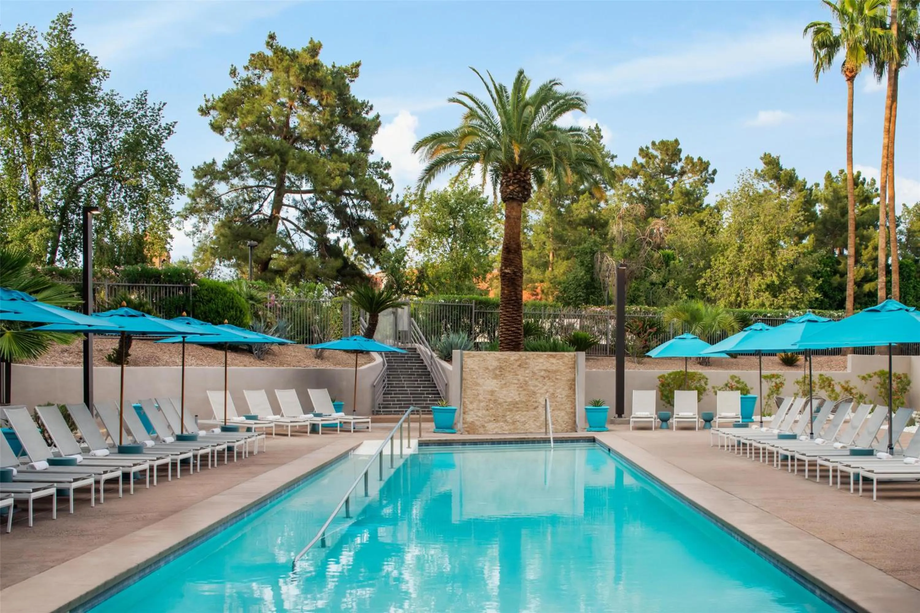 Pool view in Embassy Suites by Hilton Phoenix Biltmore