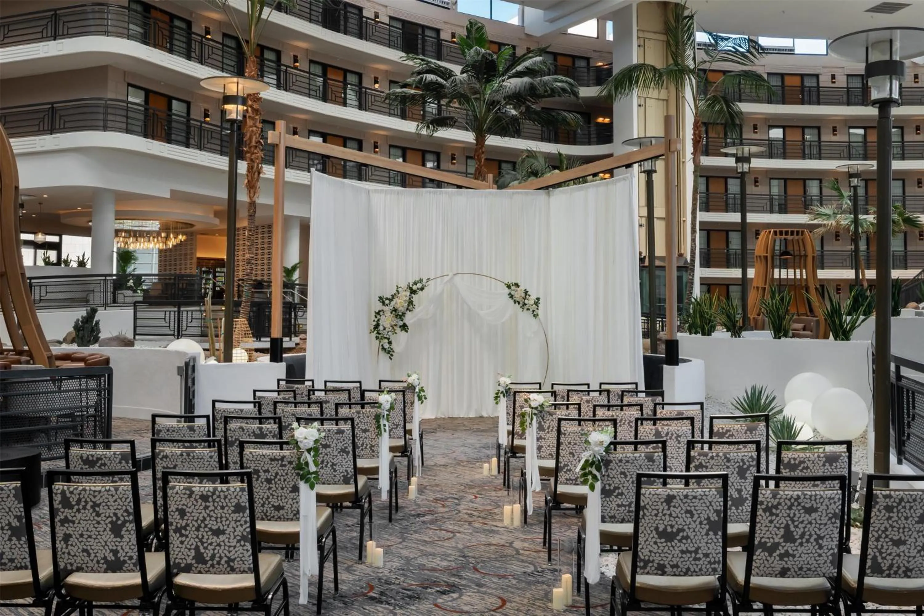 Meeting/conference room in Embassy Suites by Hilton Phoenix Biltmore