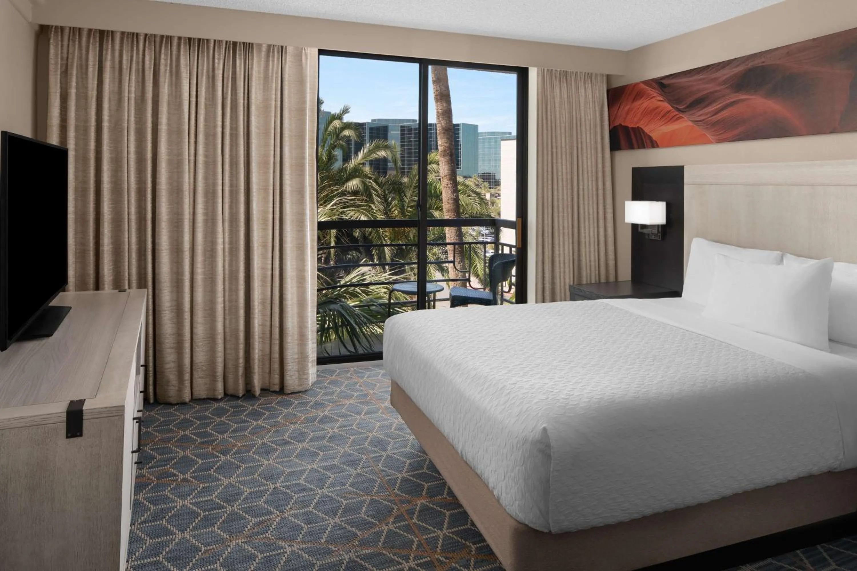 Bed in Embassy Suites by Hilton Phoenix Biltmore