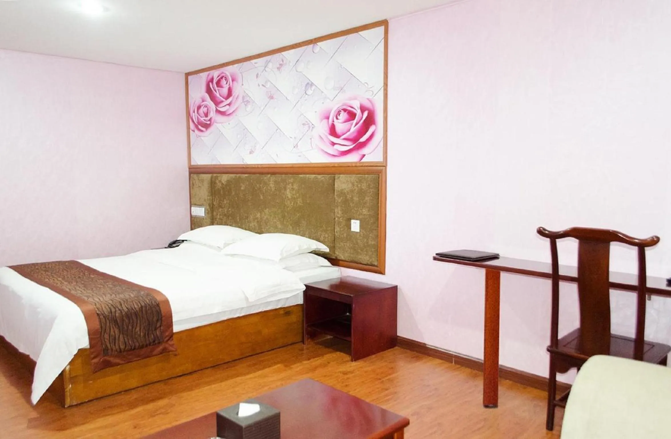 Photo of the whole room, Bed in Guangzhou JinTang Hotel