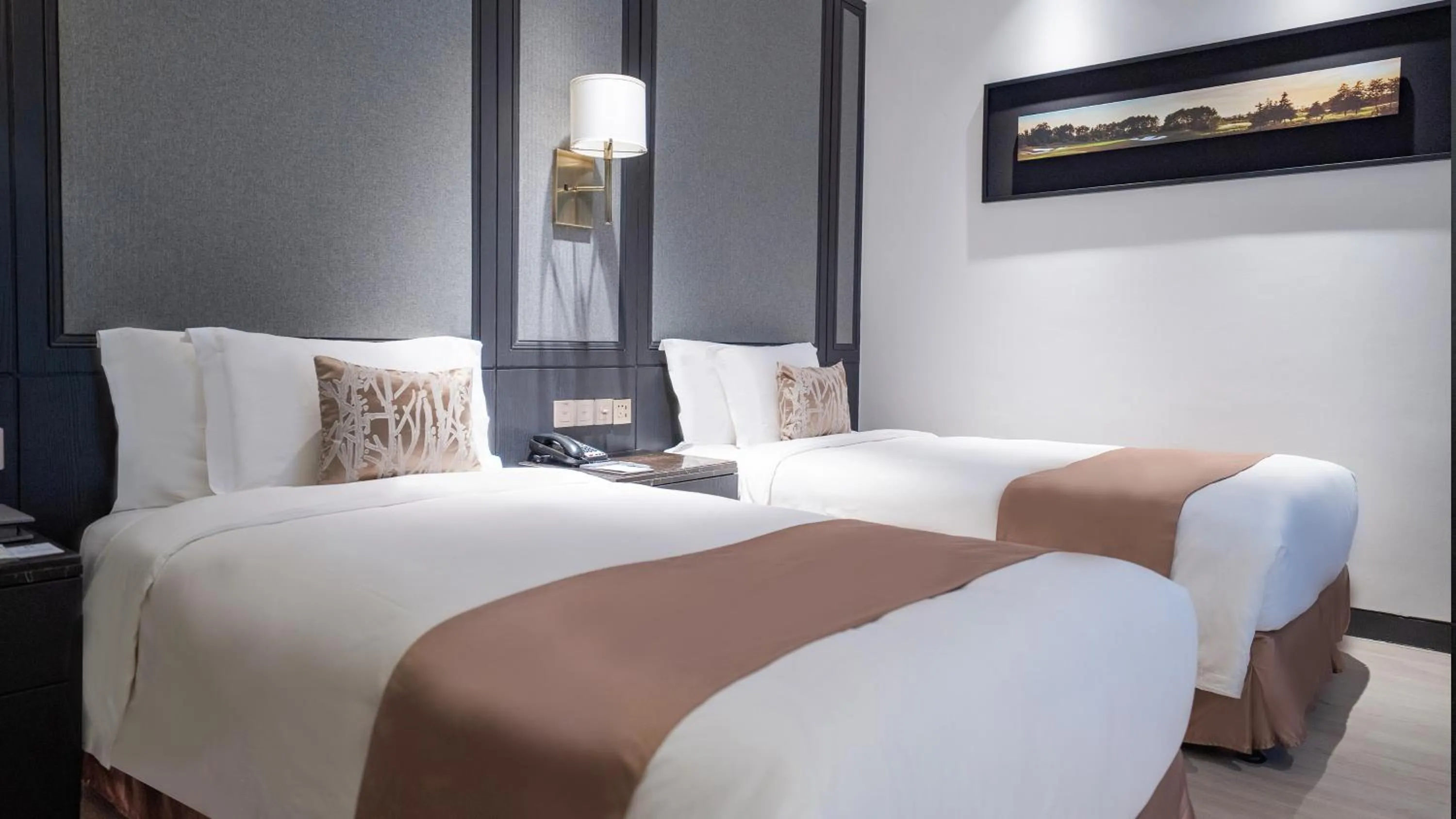 Bed in Crowne Plaza Shanghai Anting, an IHG Hotel