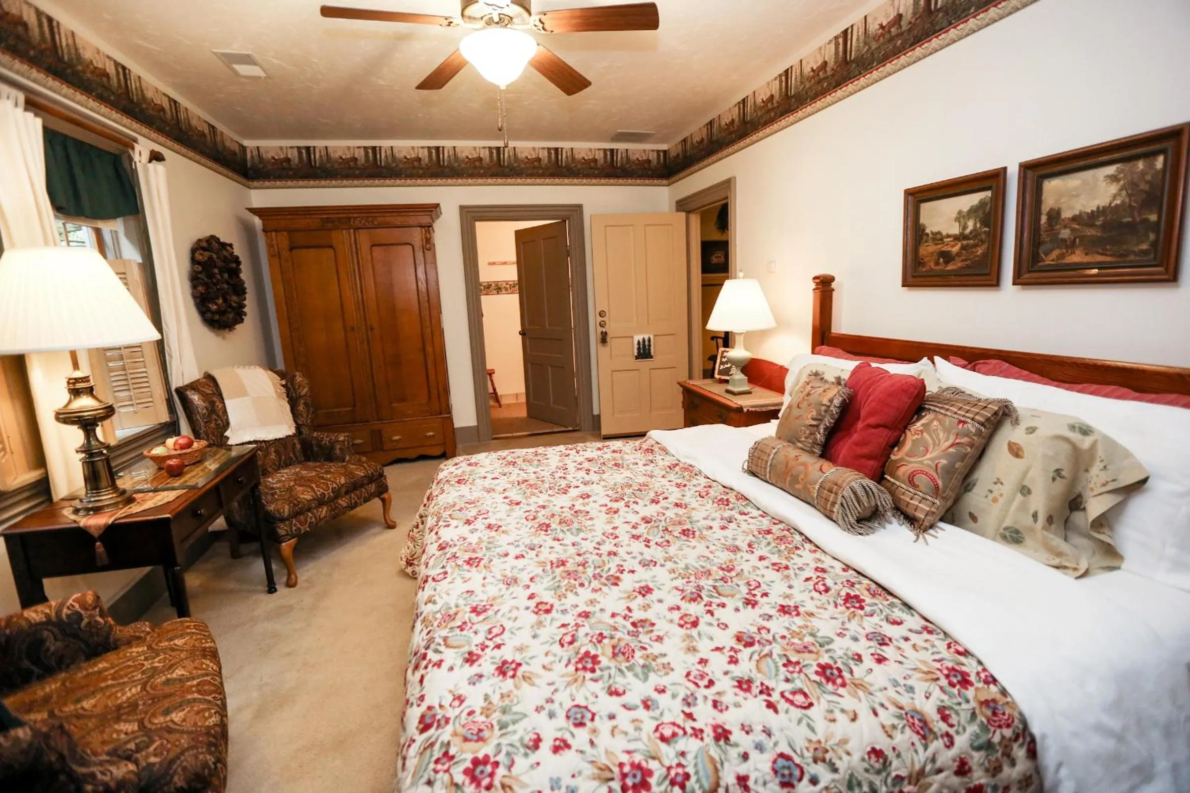 Deluxe King Room in Deer Creek Winery at Watson Estate