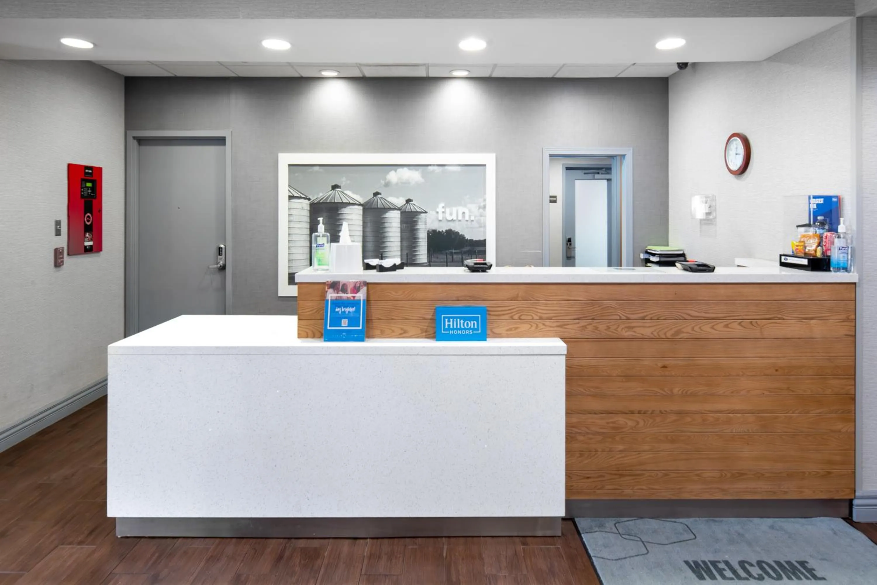 Lobby or reception in Newly Renovated Hampton Inn Omaha West Lakeside