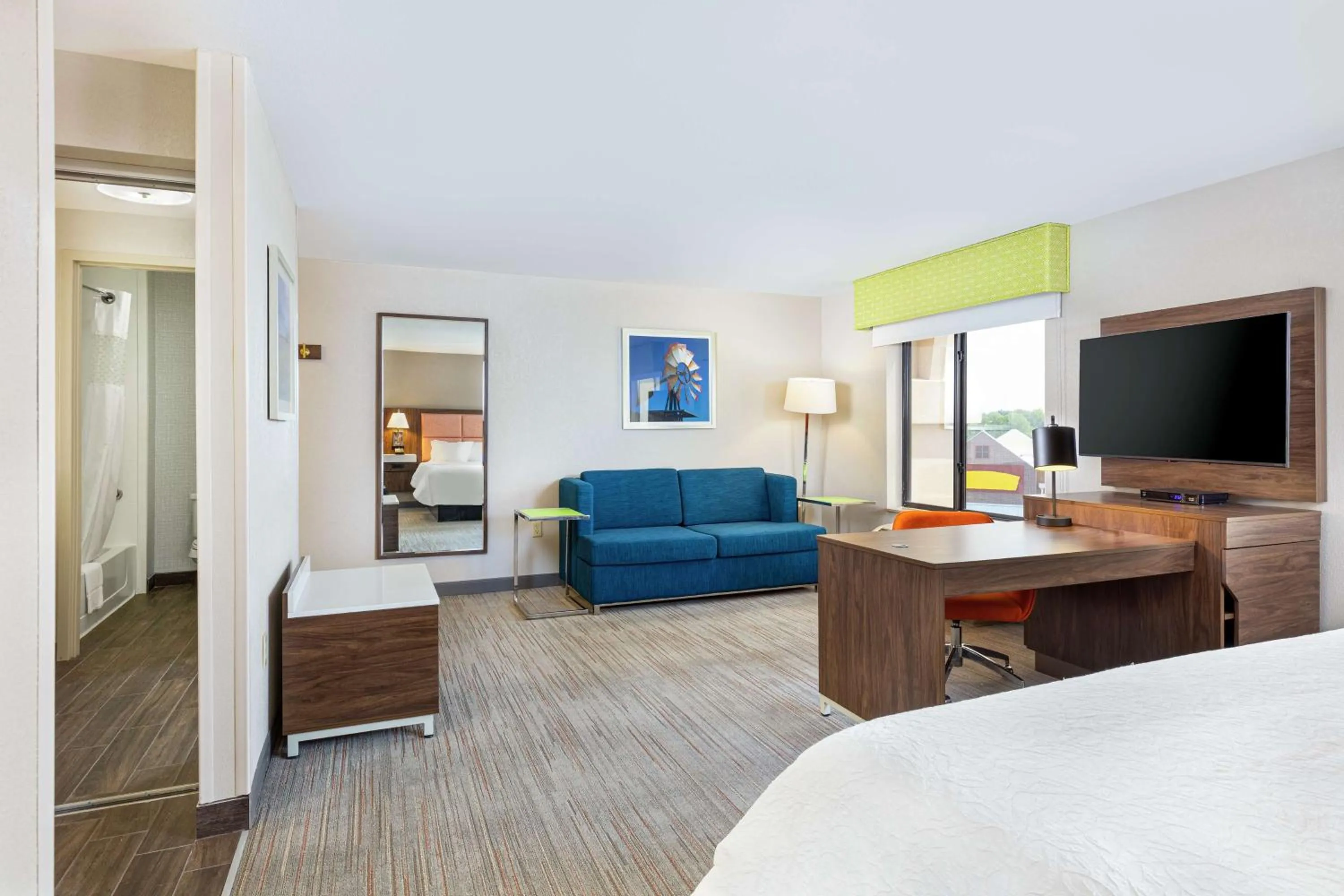 Bedroom, Bed in Newly Renovated Hampton Inn Omaha West Lakeside