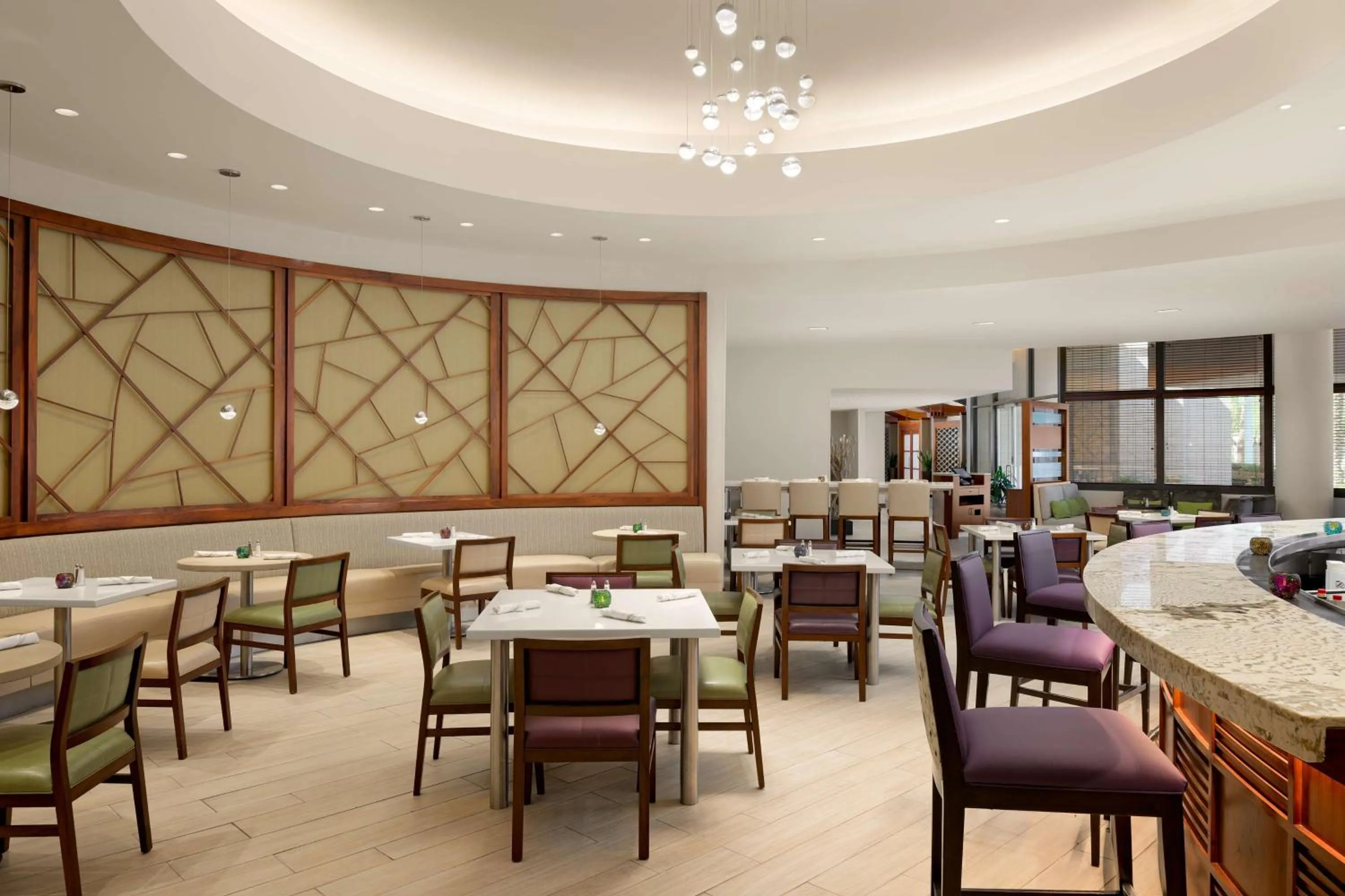 Restaurant/places to eat in DoubleTree Suites by Hilton Phoenix