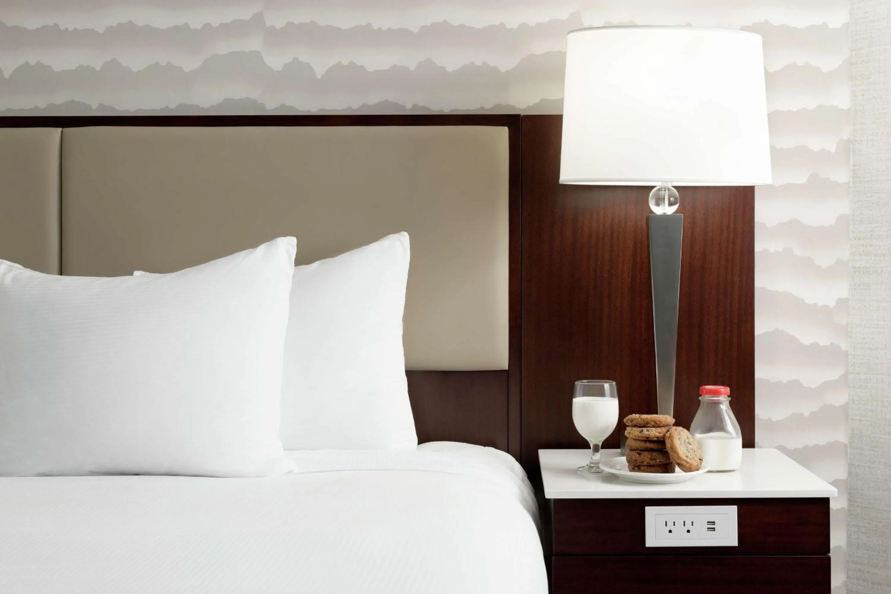 Bed in DoubleTree Suites by Hilton Phoenix