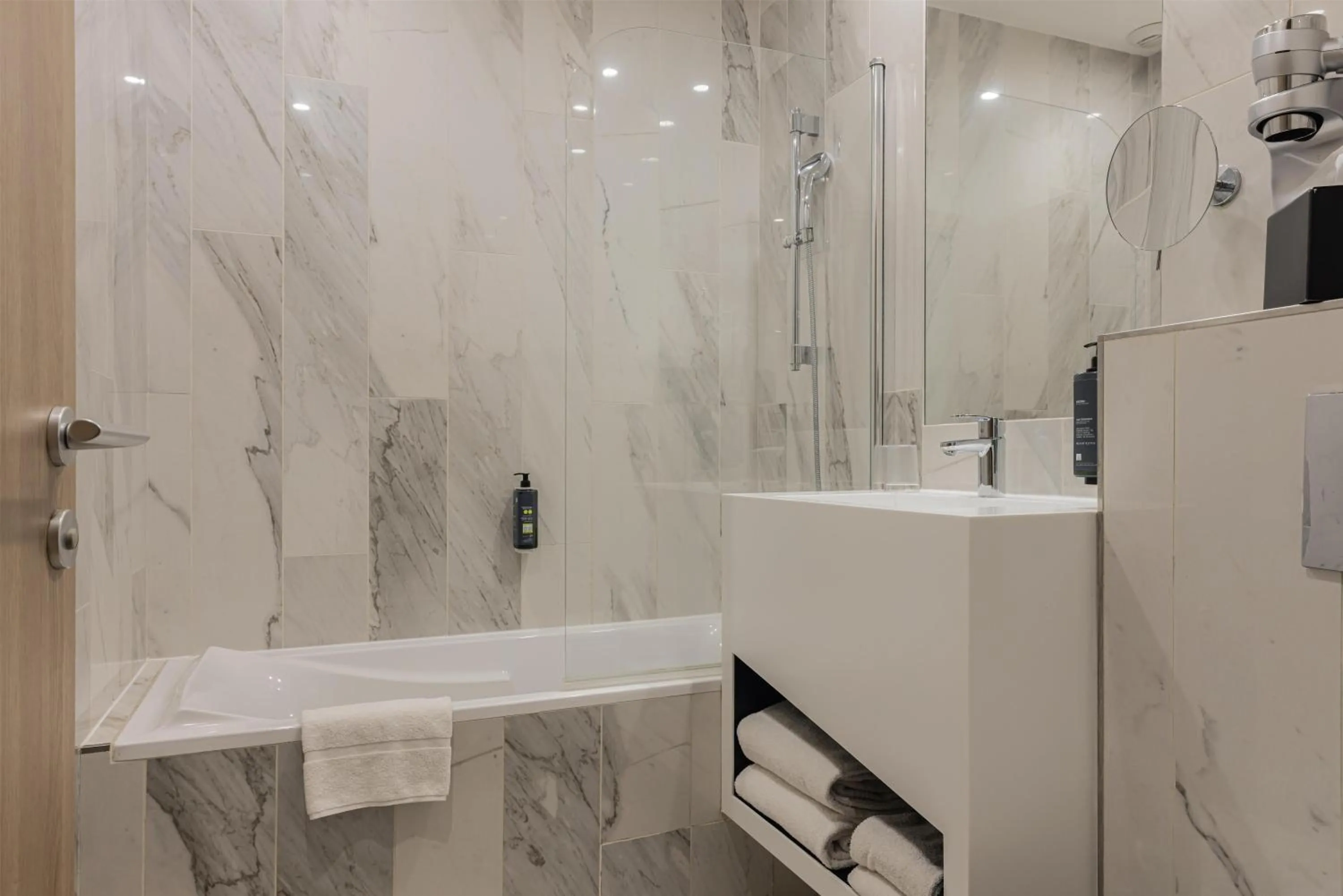 Bathroom in Best Western Plus Comedie Saint Roch