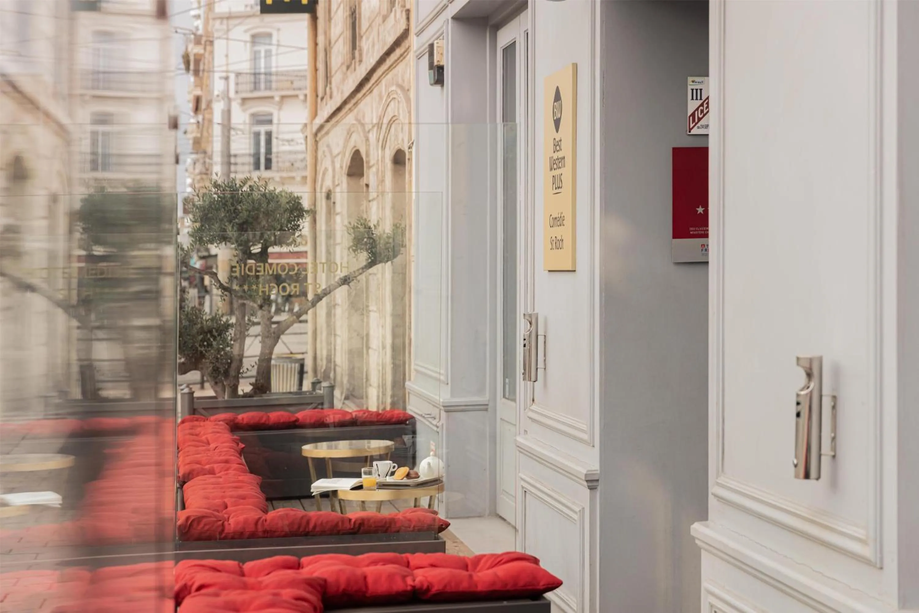 Property building in Best Western Plus Comedie Saint Roch