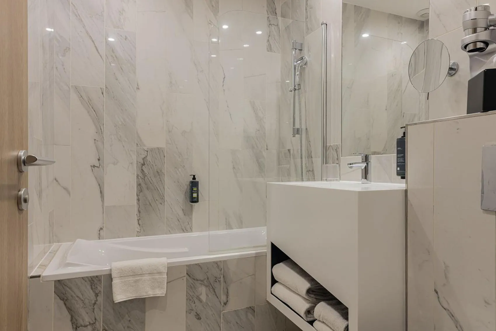 Bathroom in Best Western Plus Comedie Saint Roch