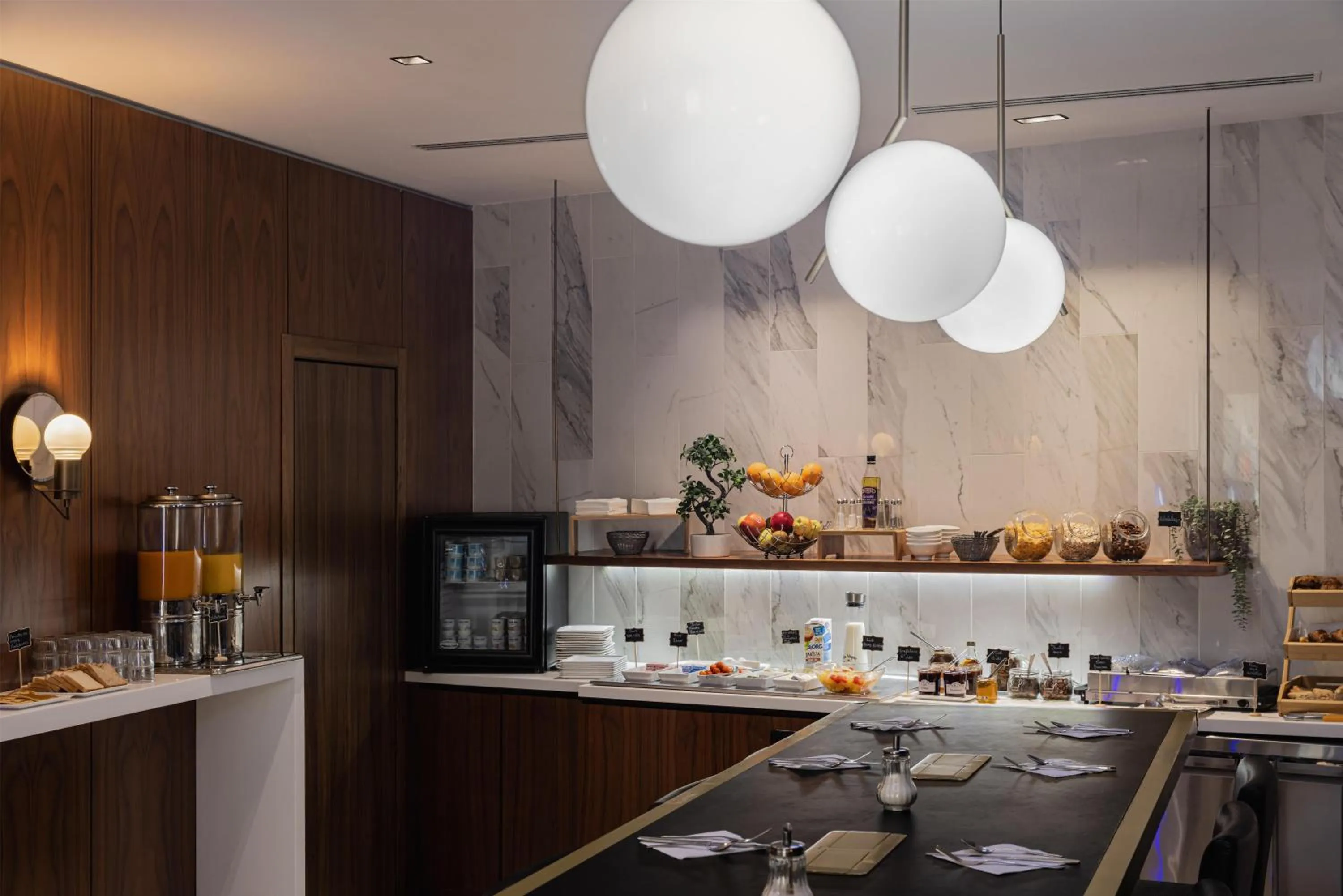 Breakfast in Best Western Plus Comedie Saint Roch