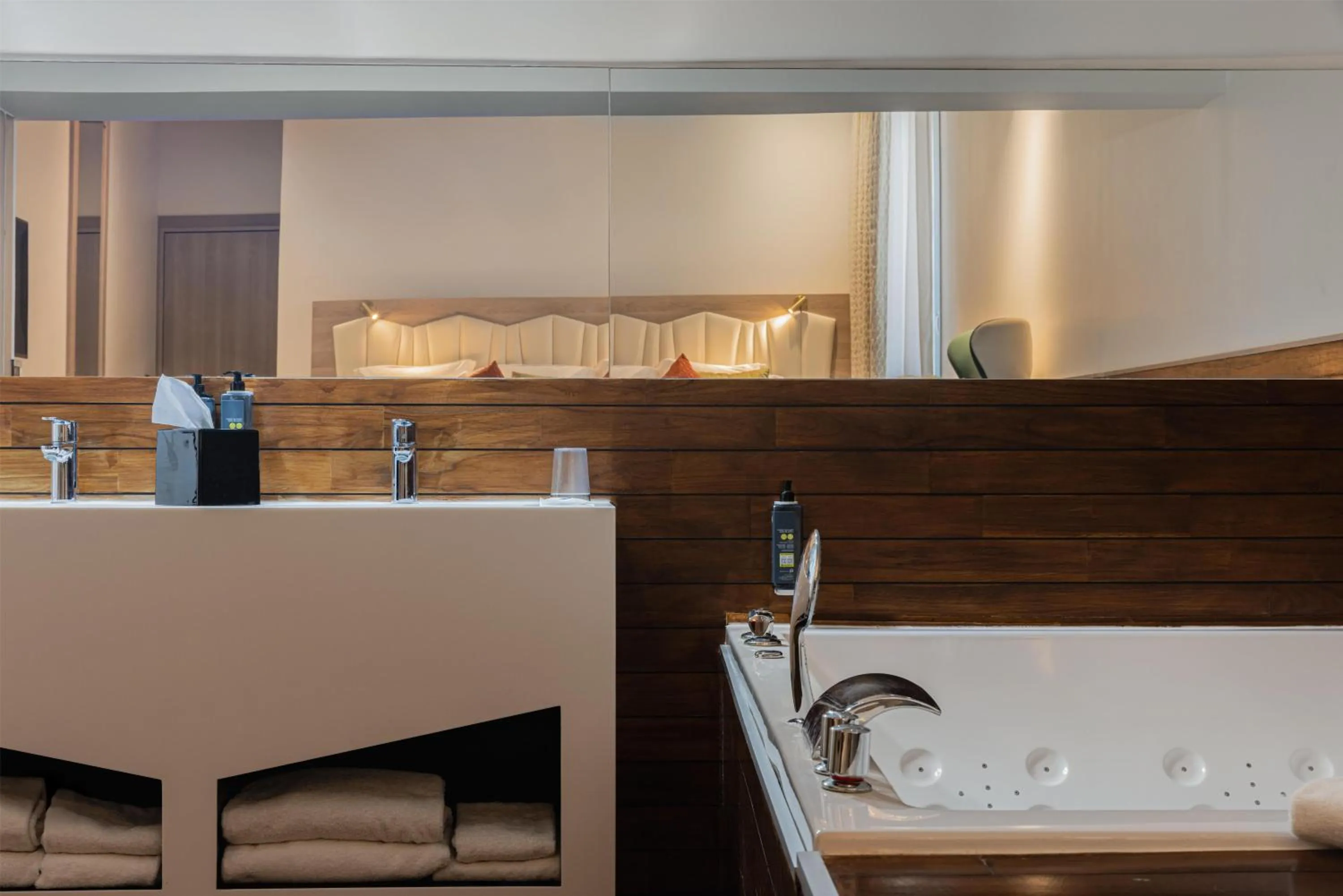 Bathroom in Best Western Plus Comedie Saint Roch