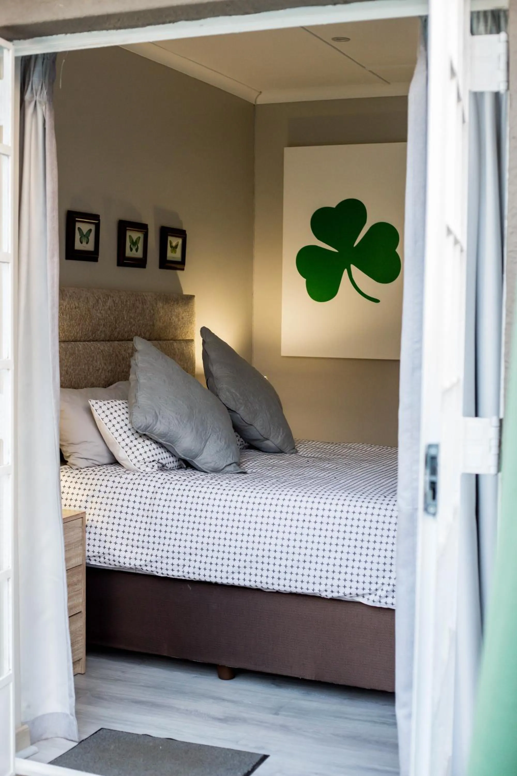 Photo of the whole room, Bed in The Armagh Guesthouse