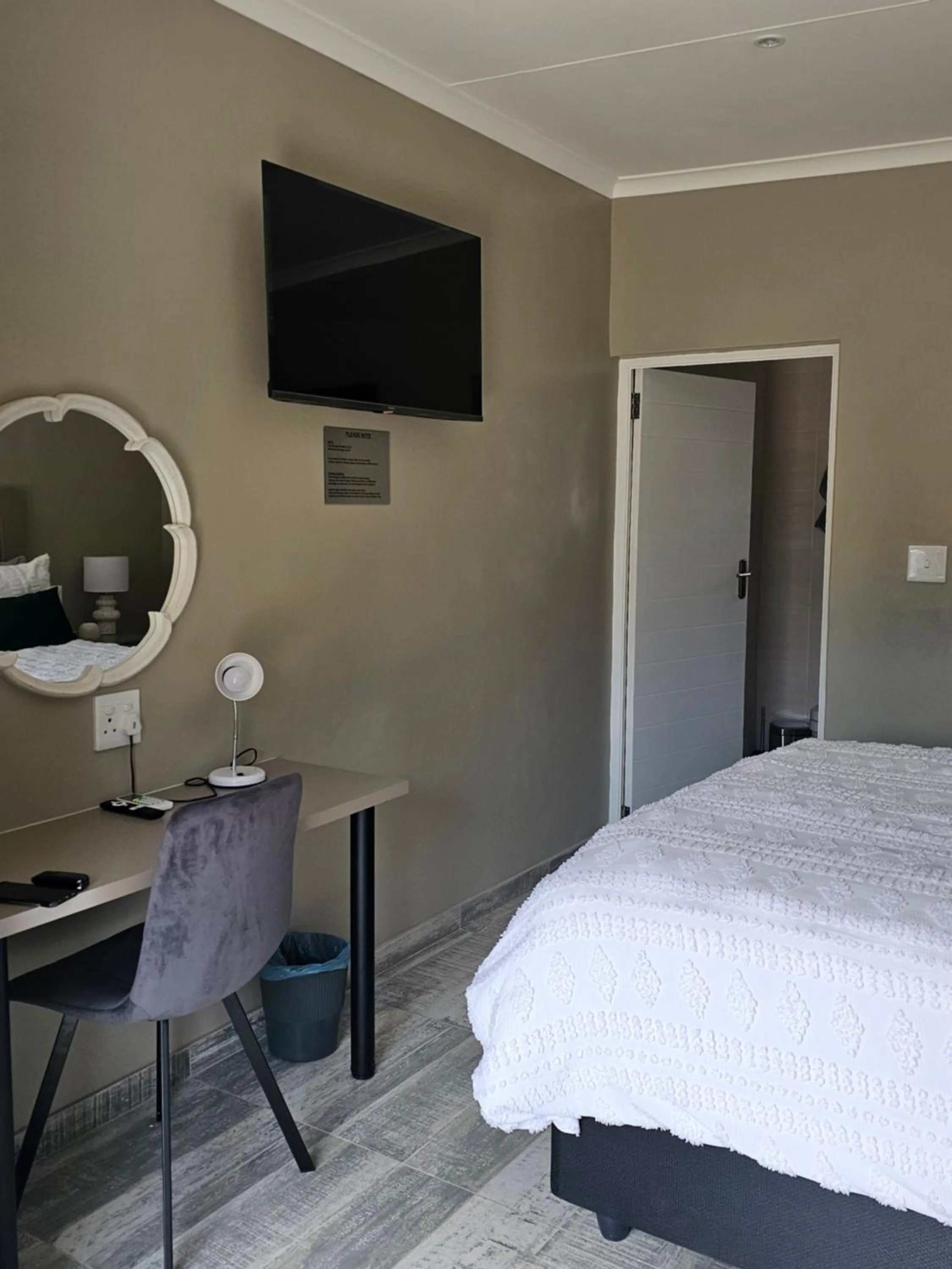 Bedroom, Bed in The Armagh Guesthouse