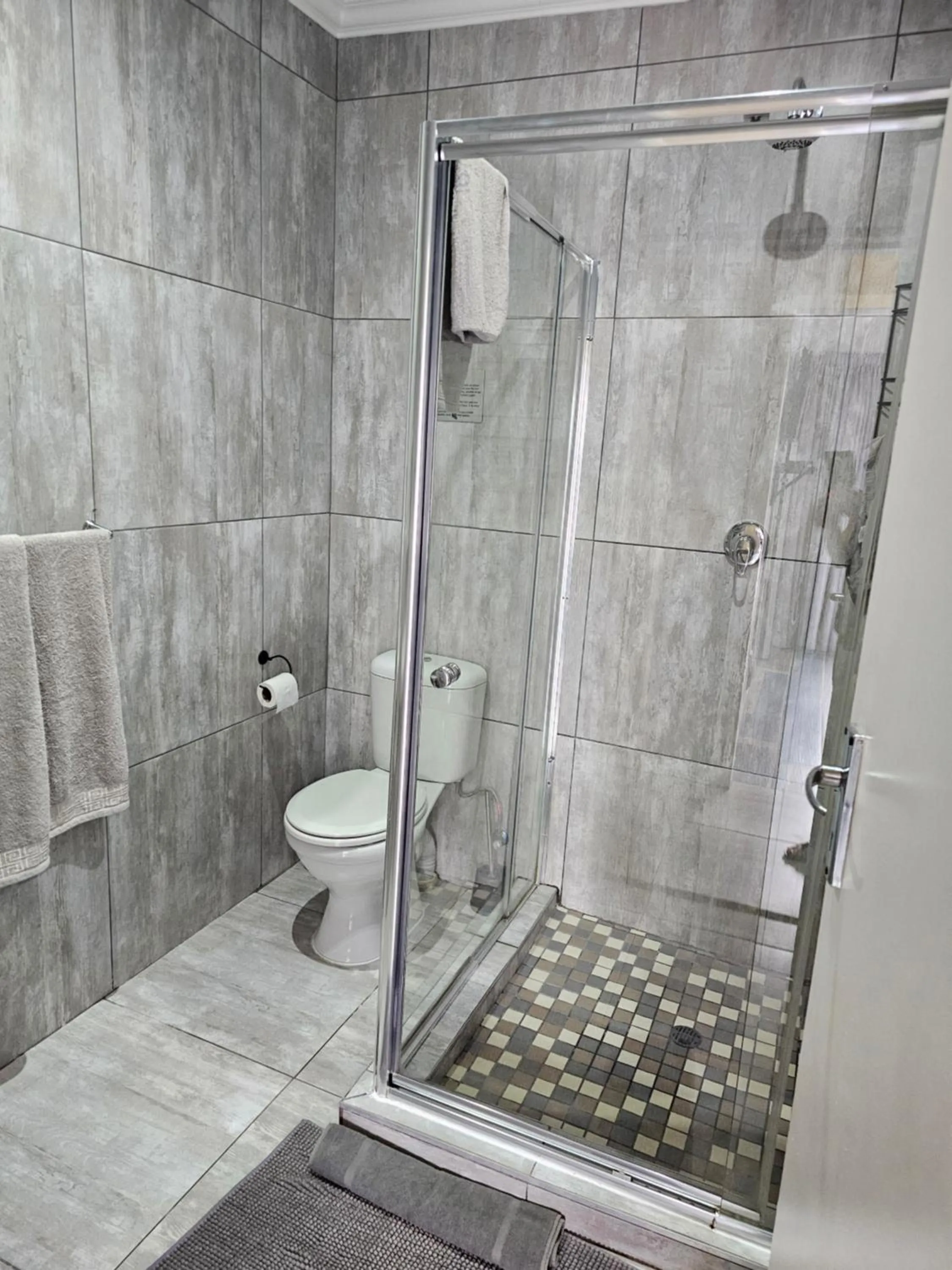 Shower in The Armagh Guesthouse