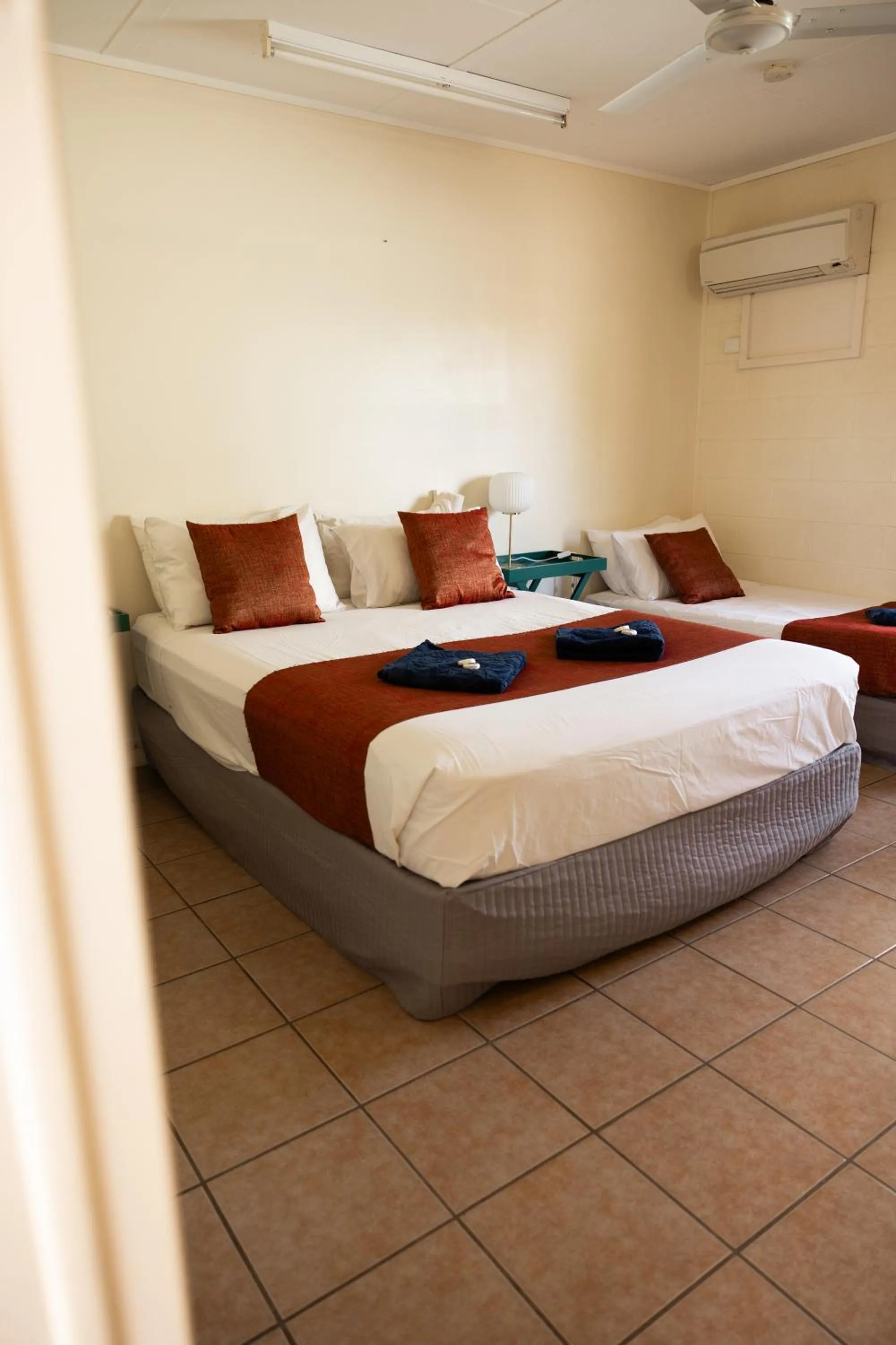 Bed in Wagon Wheel Motel