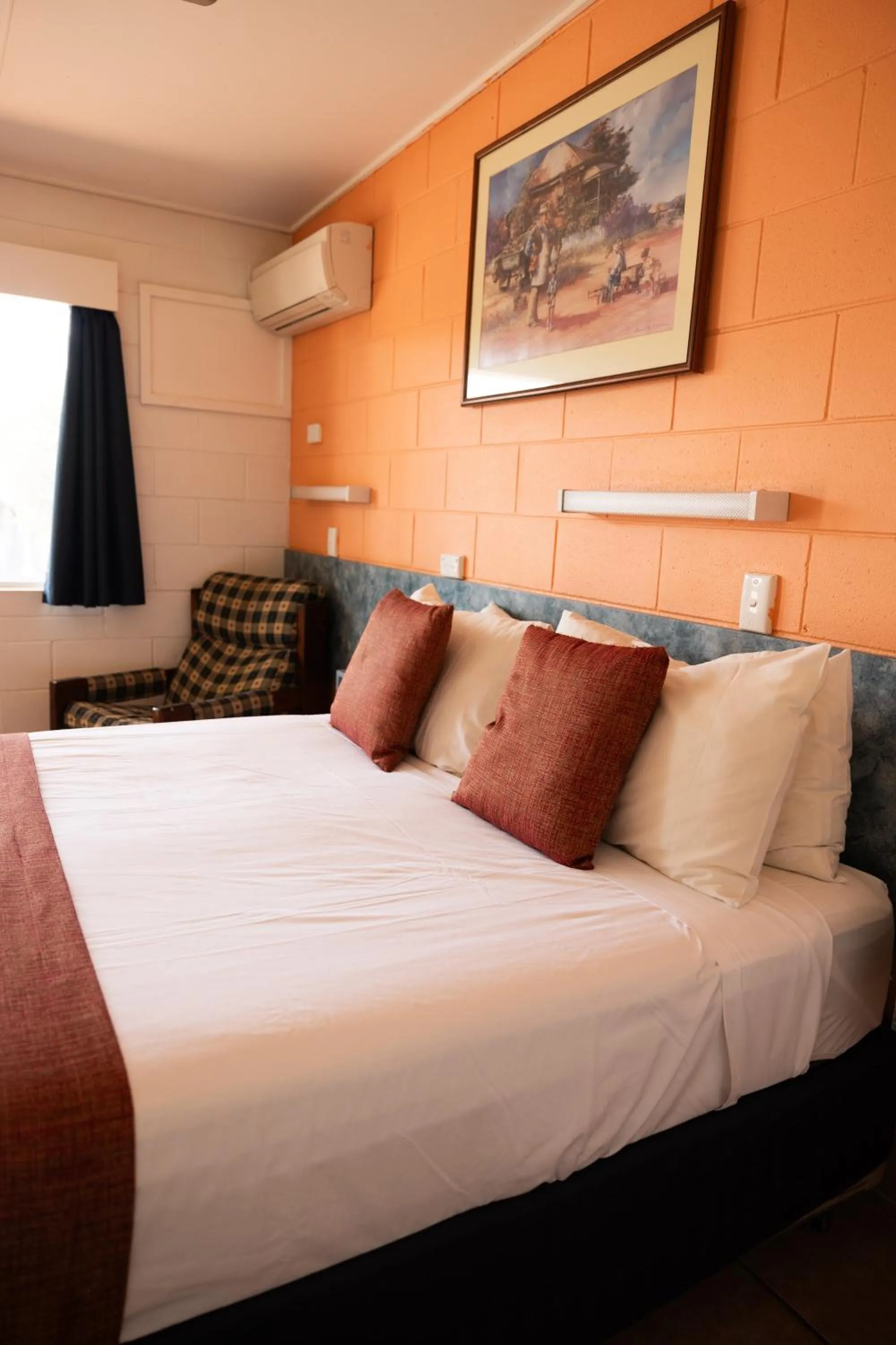 Bed in Wagon Wheel Motel