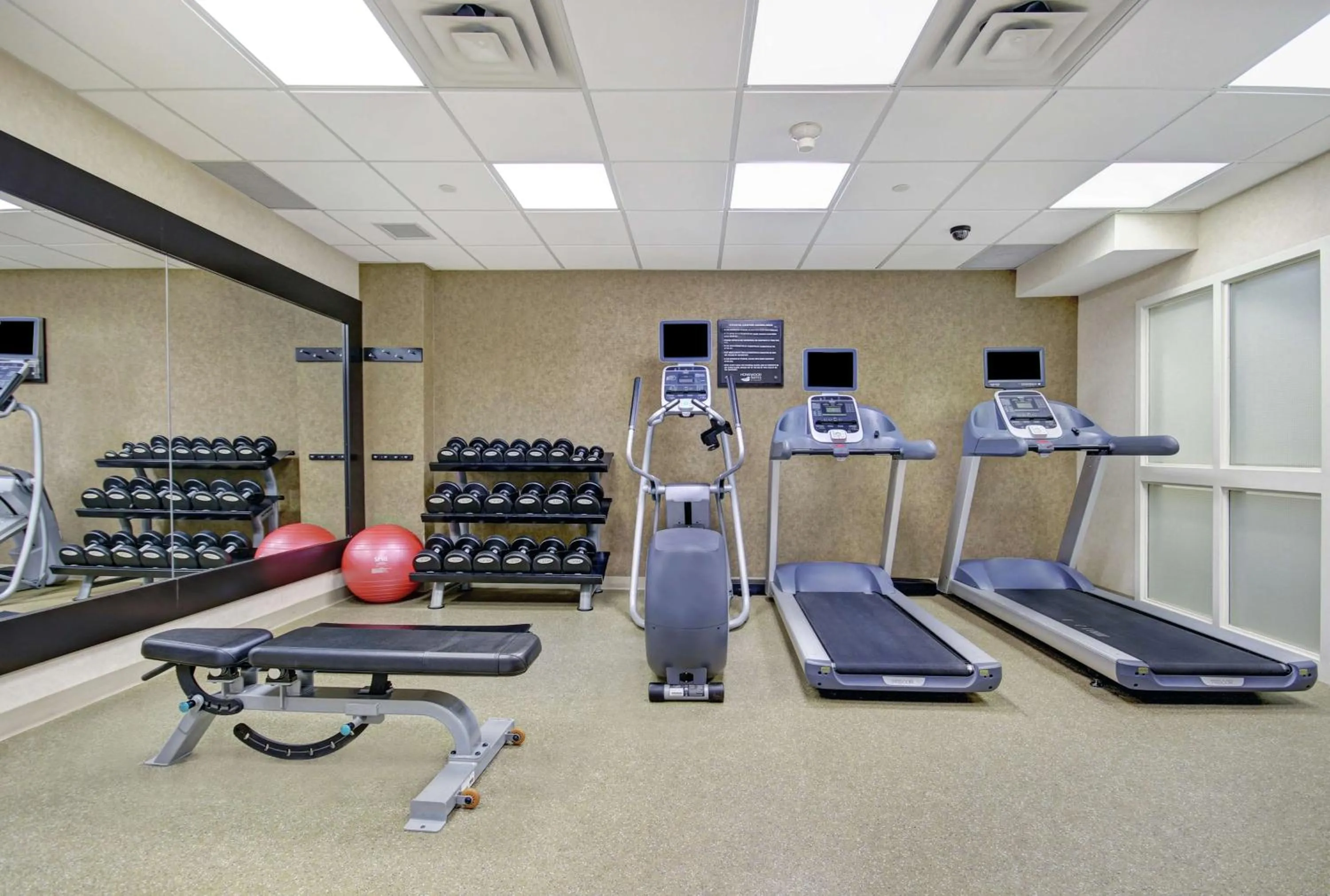 Fitness centre/facilities in Homewood Suites by Hilton Burlington
