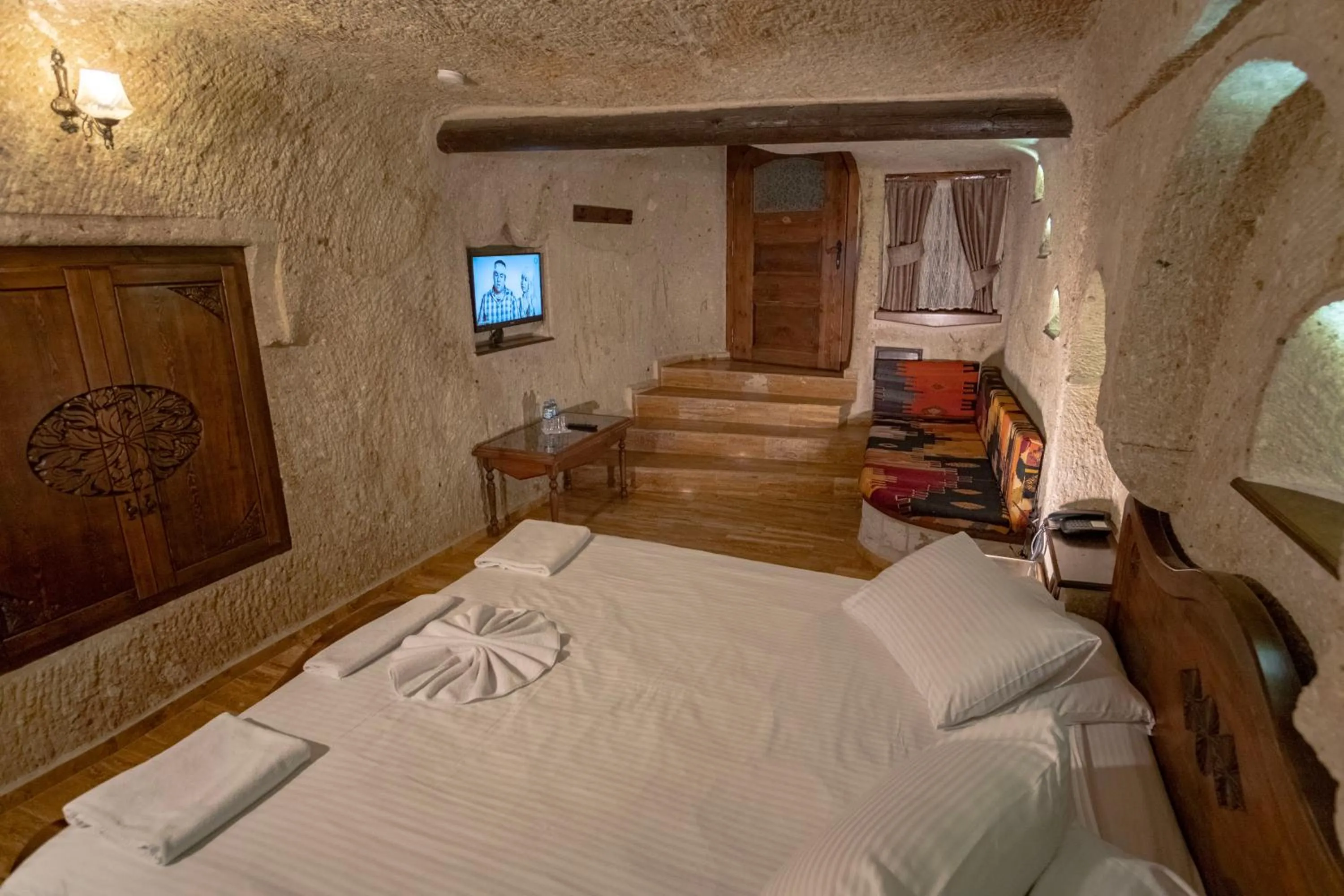 Bed in Kemerhan Cave Suites