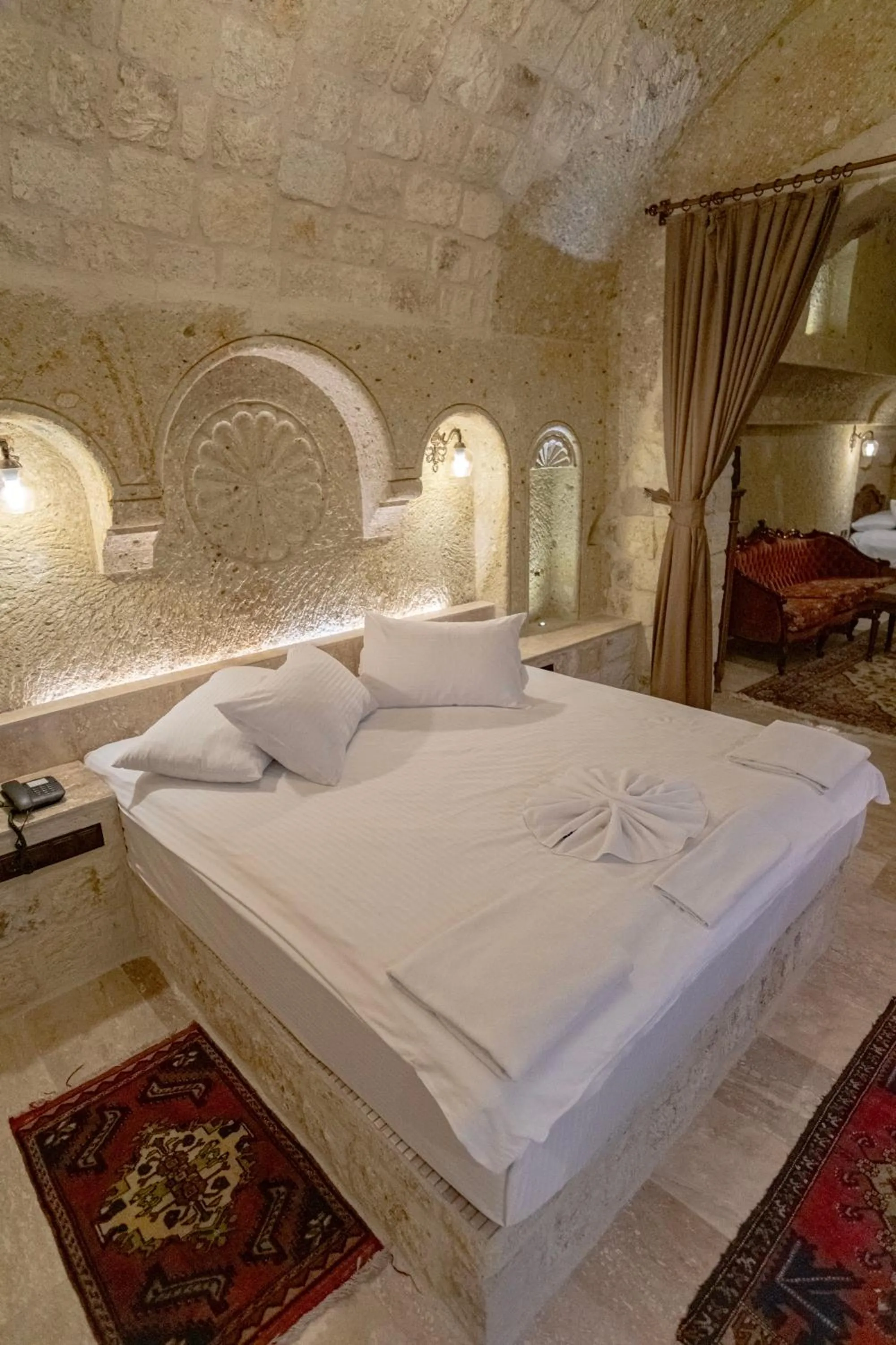 Bed in Kemerhan Cave Suites