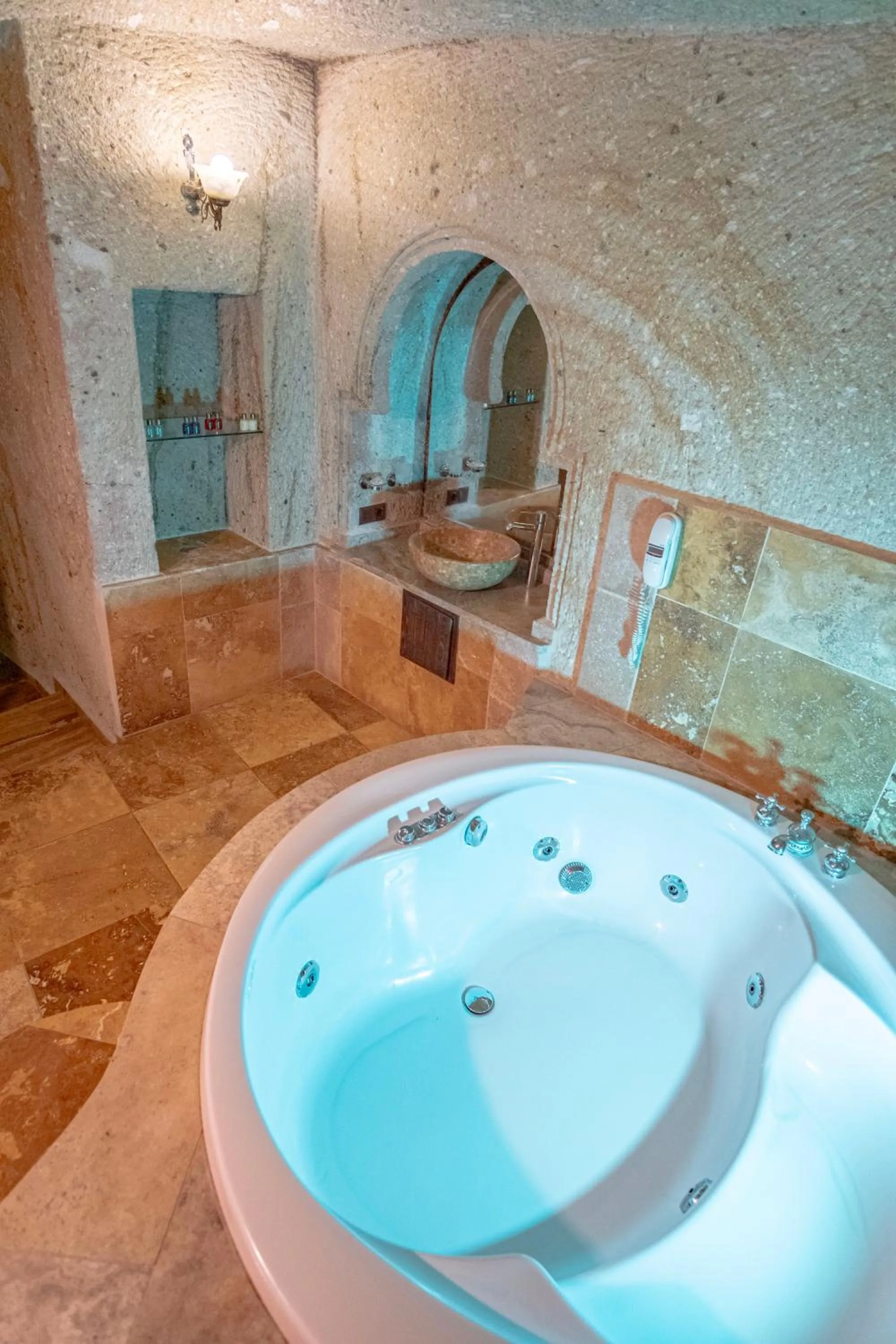 Bathroom in Kemerhan Cave Suites