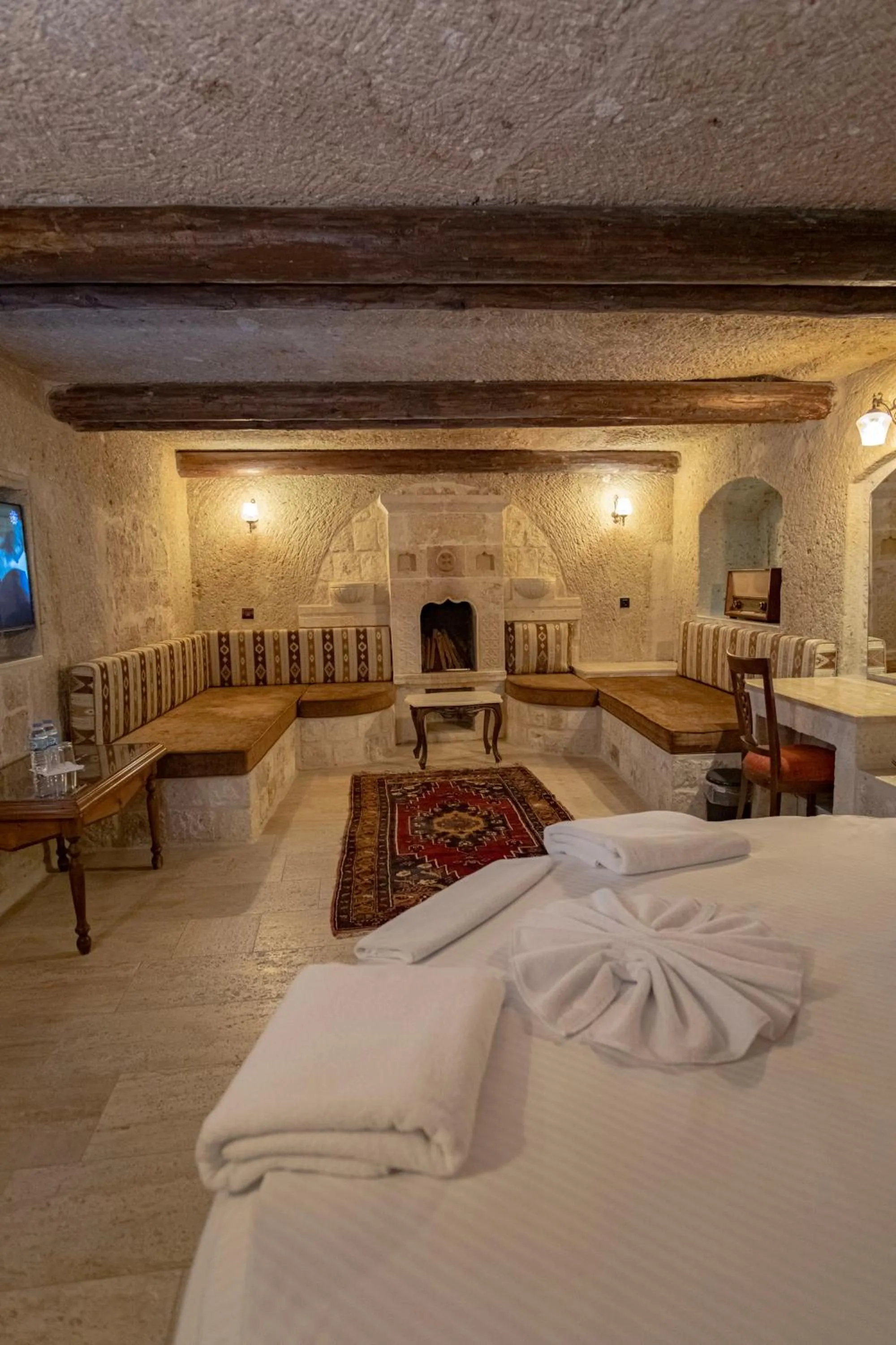 Bed in Kemerhan Cave Suites