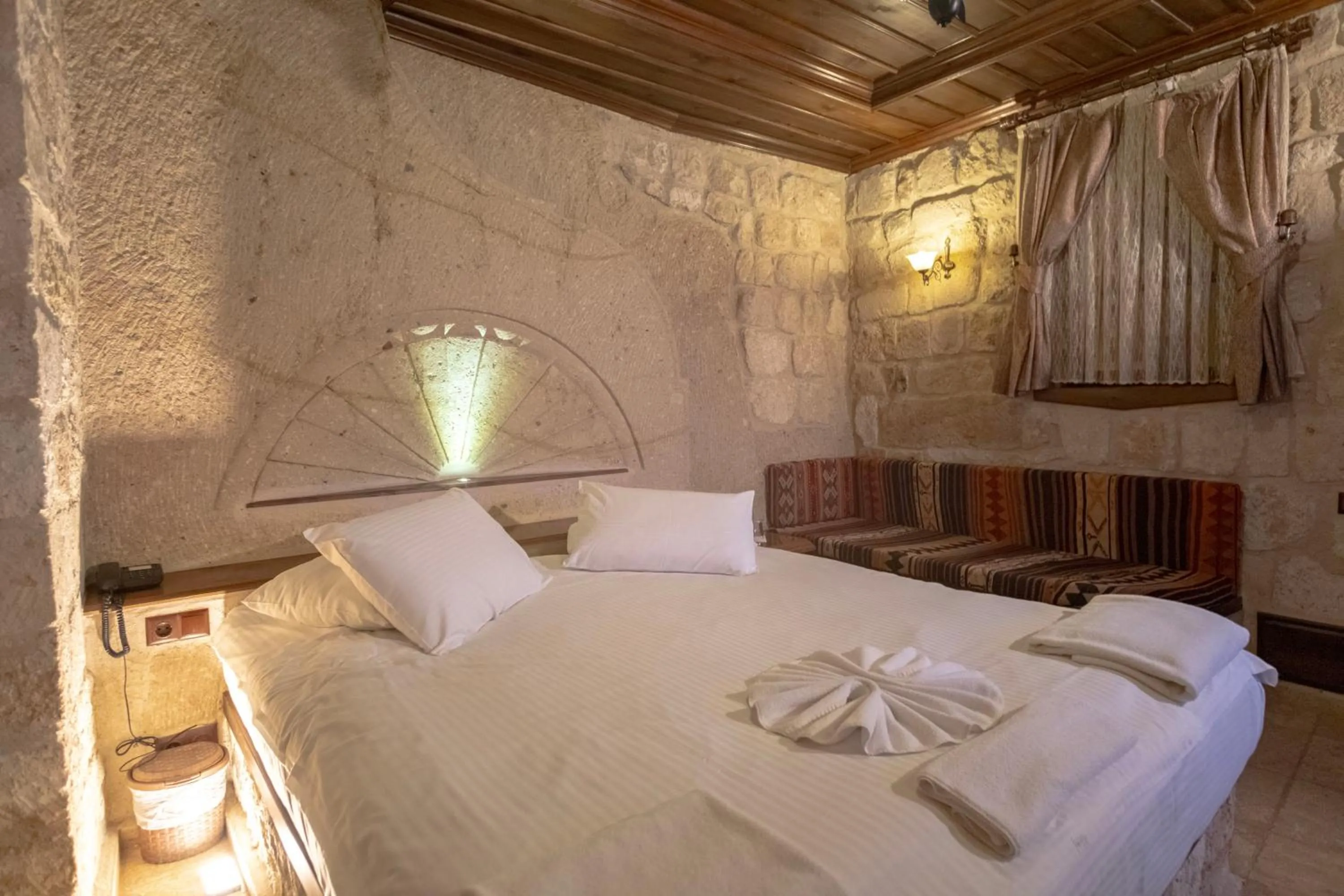 Bed in Kemerhan Cave Suites