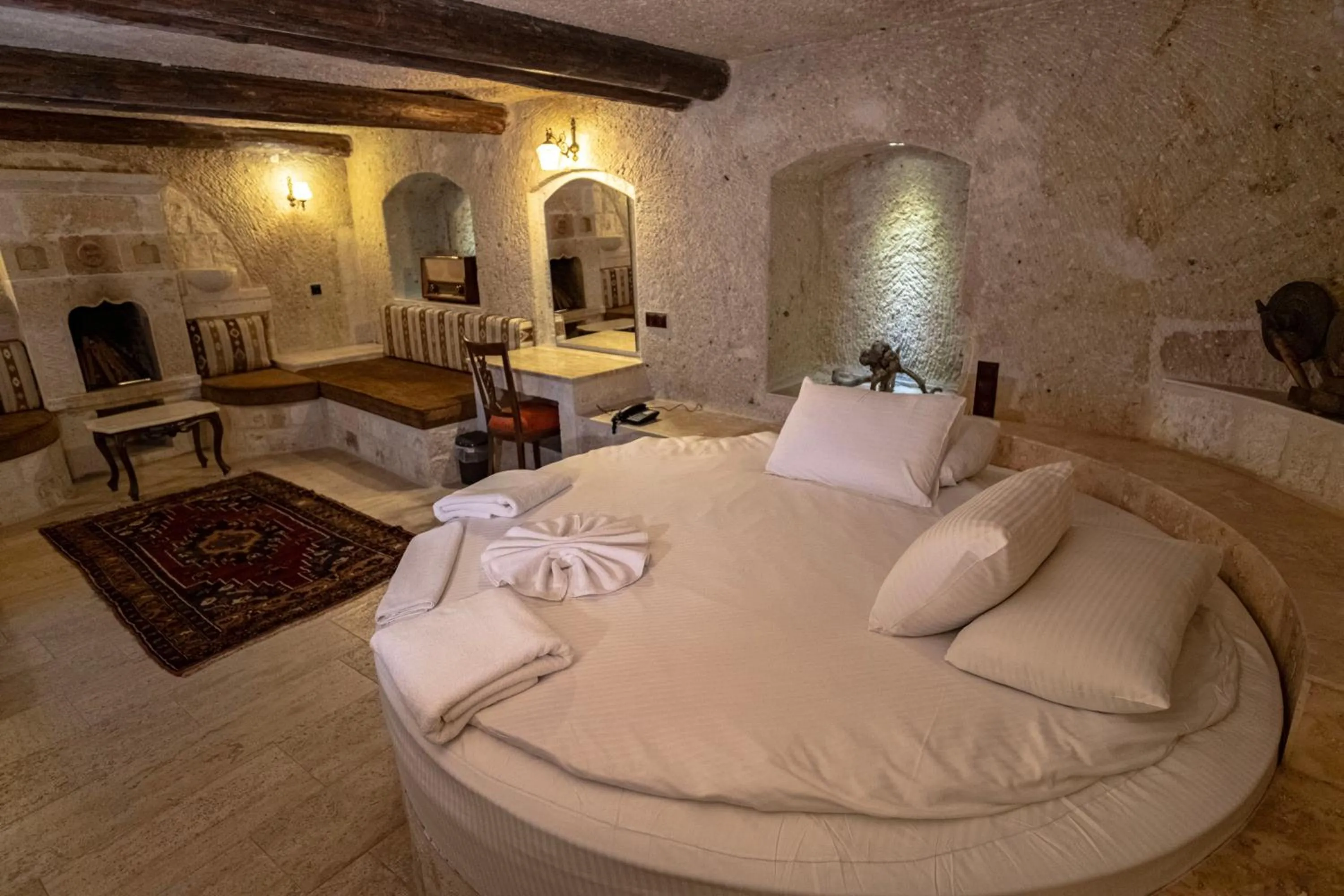 Bed in Kemerhan Cave Suites