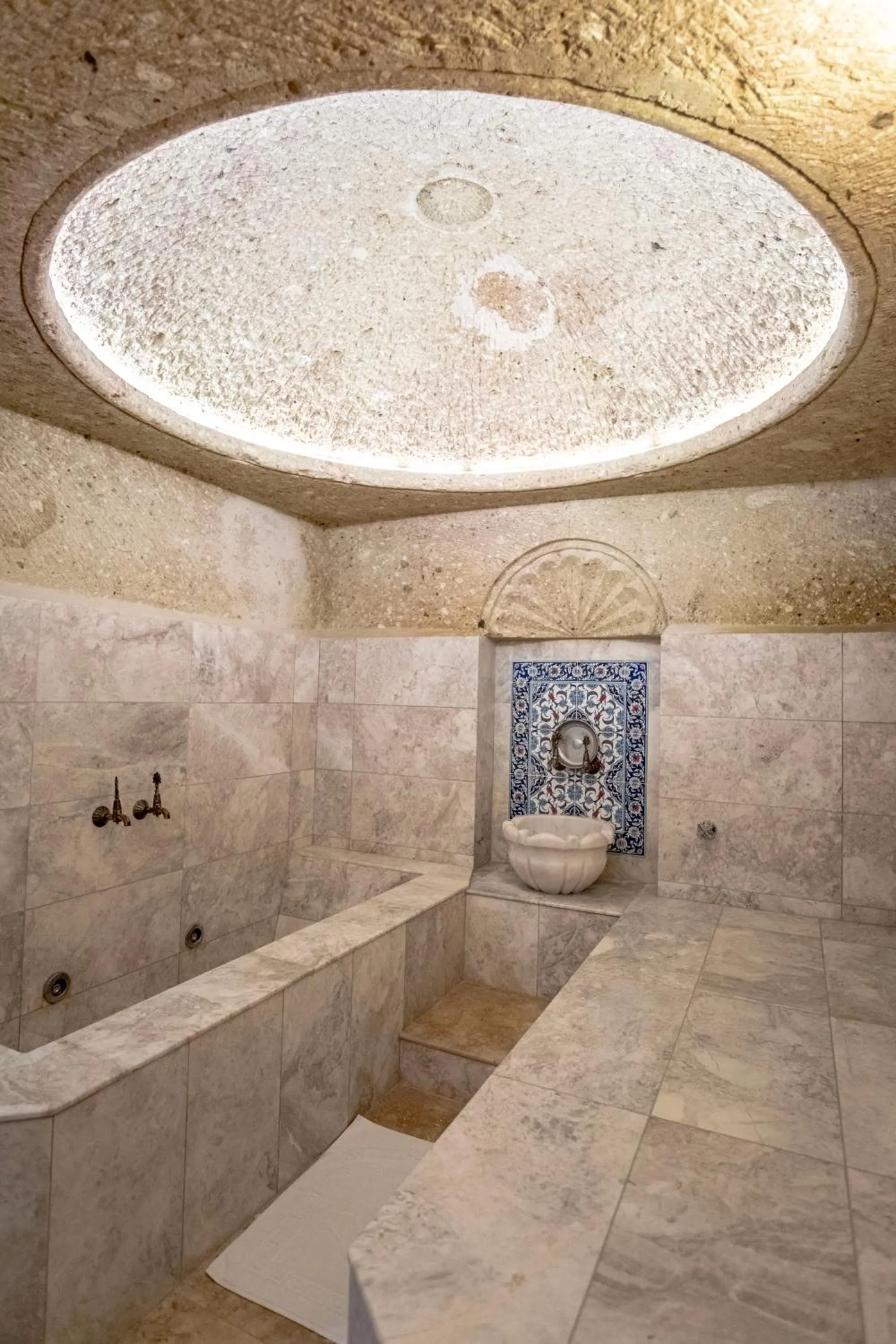 Shower in Kemerhan Cave Suites