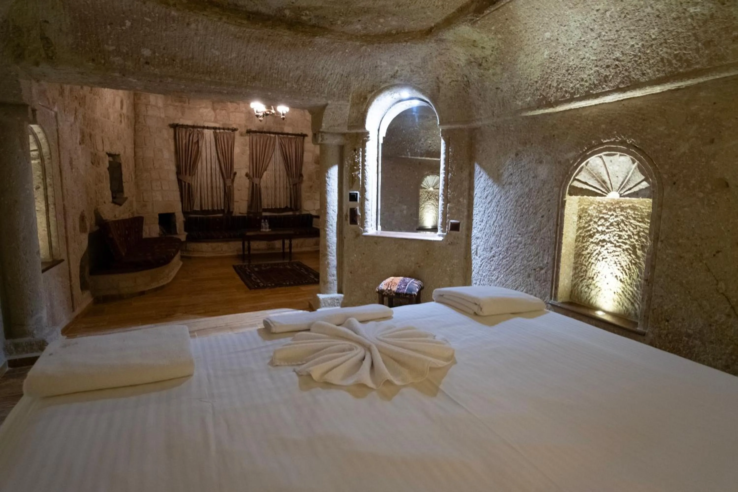Bed in Kemerhan Cave Suites