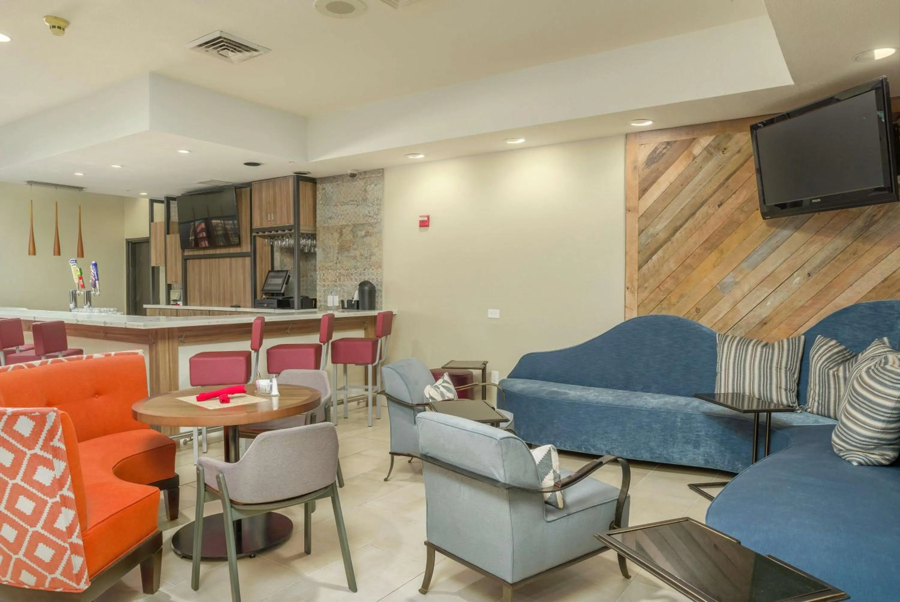 Lobby or reception in Hilton Garden Inn Phoenix Airport