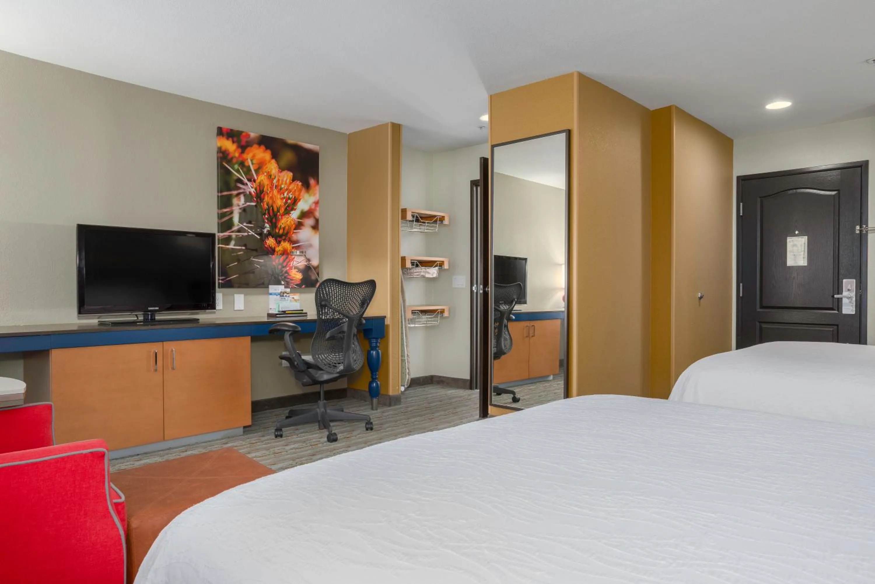 Bedroom, Bed in Hilton Garden Inn Phoenix Airport