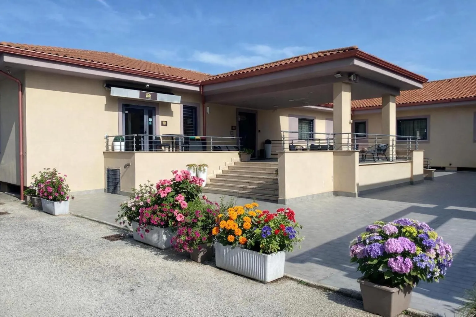 Property building in Hotel 325 Tor Vergata