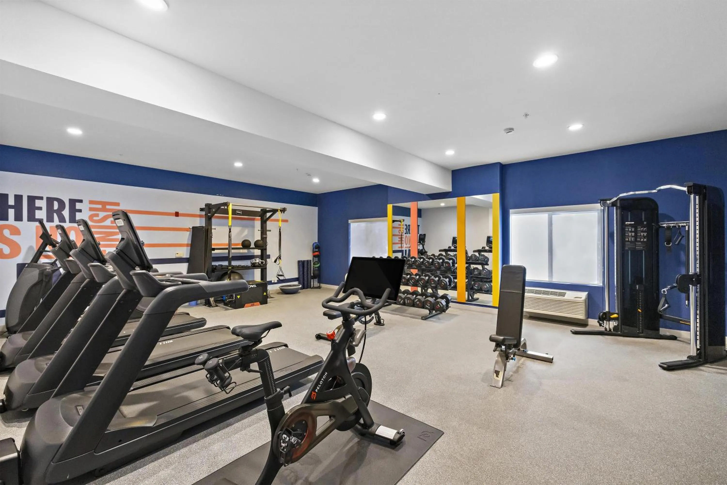Fitness centre/facilities in Hampton Inn & Suites Lancaster